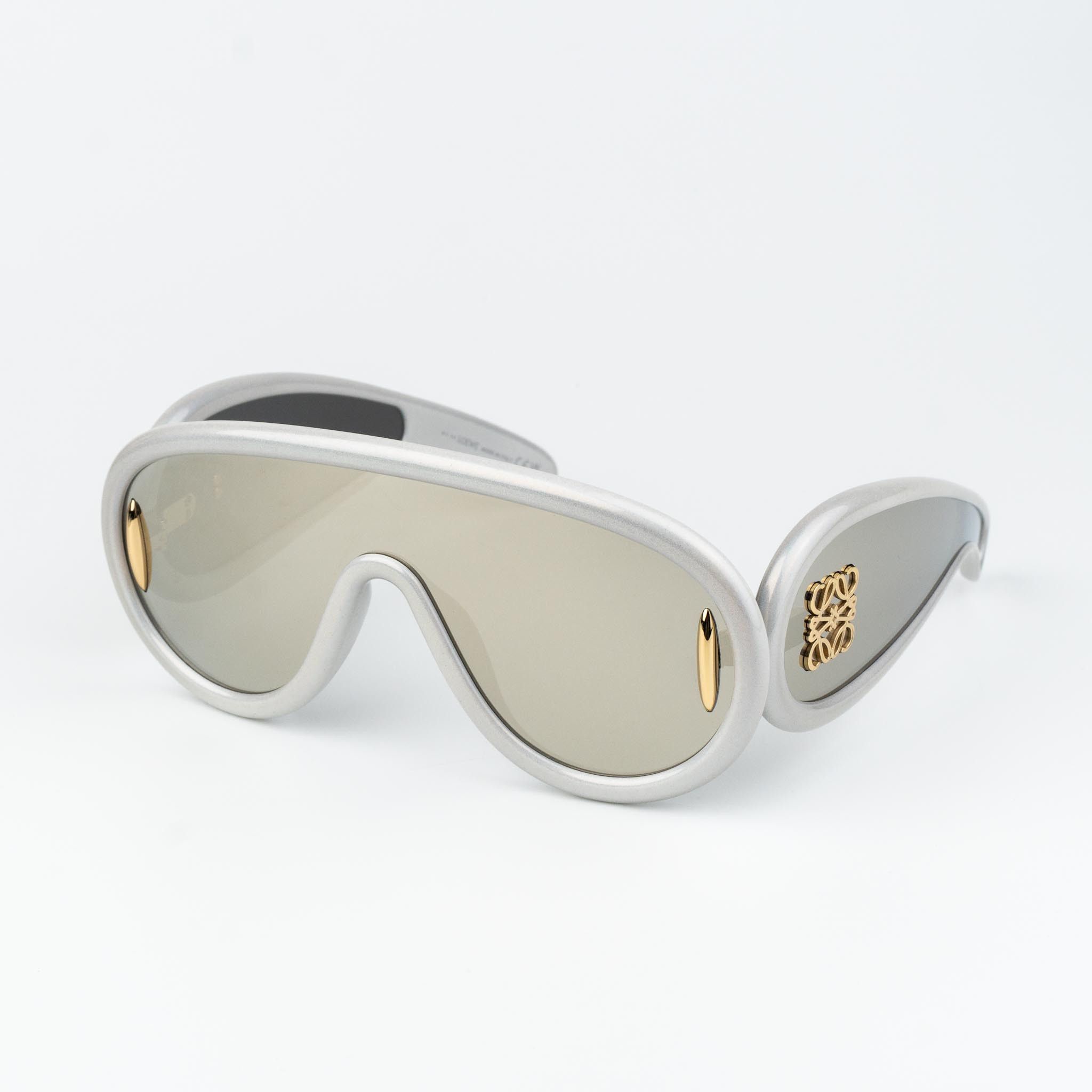 Loewe New, LOEWE Sunglasses LW40128I 90E Authentic | Grailed display picture 2