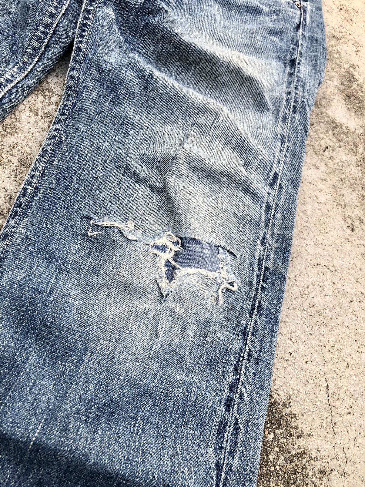 Johnbull SELVEDGE BUCKLE BACK DISTRESSED DENIM Size US 30 / EU 46 - 3 Thumbnail