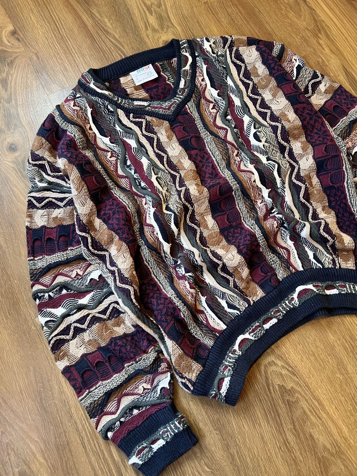 Coogi Rare Coogi V Neck 3D Knit /Sweater (Red/Brown/White/Blue) Size US L / EU 52-54 / 3 - 3 Thumbnail