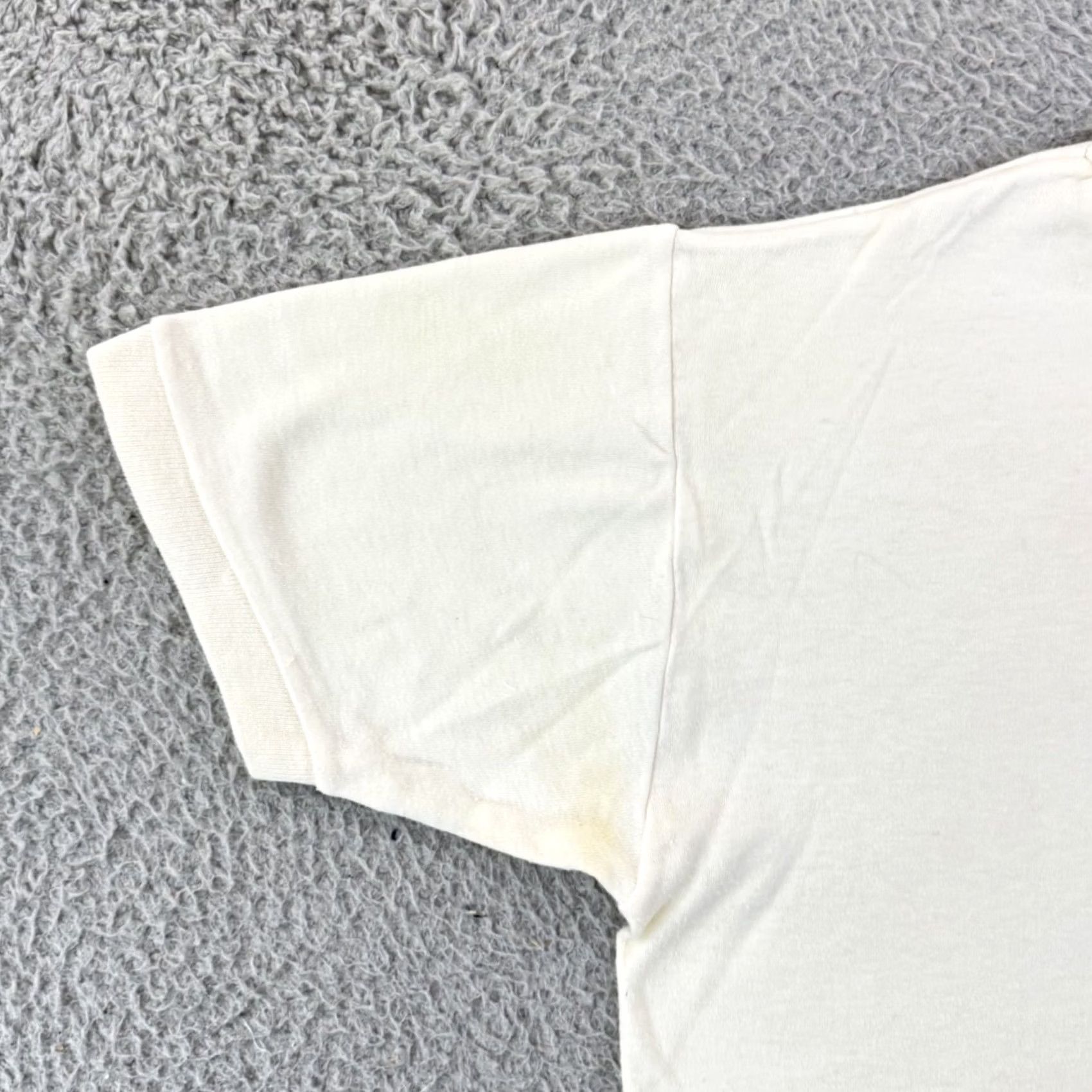 Vintage VINTAGE Kenya T-Shirt Adult Medium White 80s Graphic Print Short Sleeve Cotton Knit Logo Kenya 80s USA Mens Size US M / EU 48-50 / 2 - 4 Thumbnail
