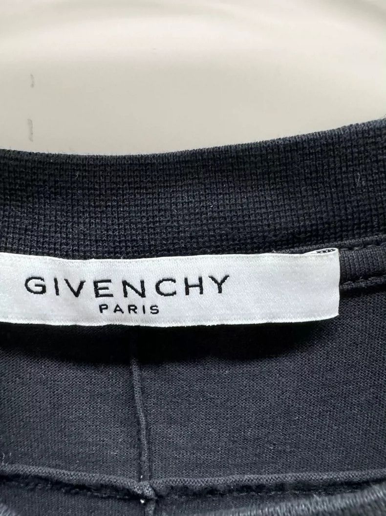 Givenchy Givenchy White Five-Star Short-Sleeve Size US M / EU 48-50 / 2 - 3 Thumbnail