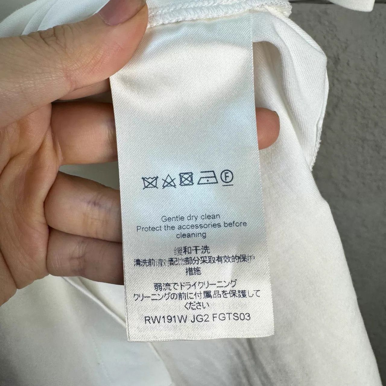 Louis Vuitton LV 4 - Leaf Clover Metal Logo Tee M 98 - new YS000599 Size M / US 6-8 / IT 42-44 - 6 Thumbnail