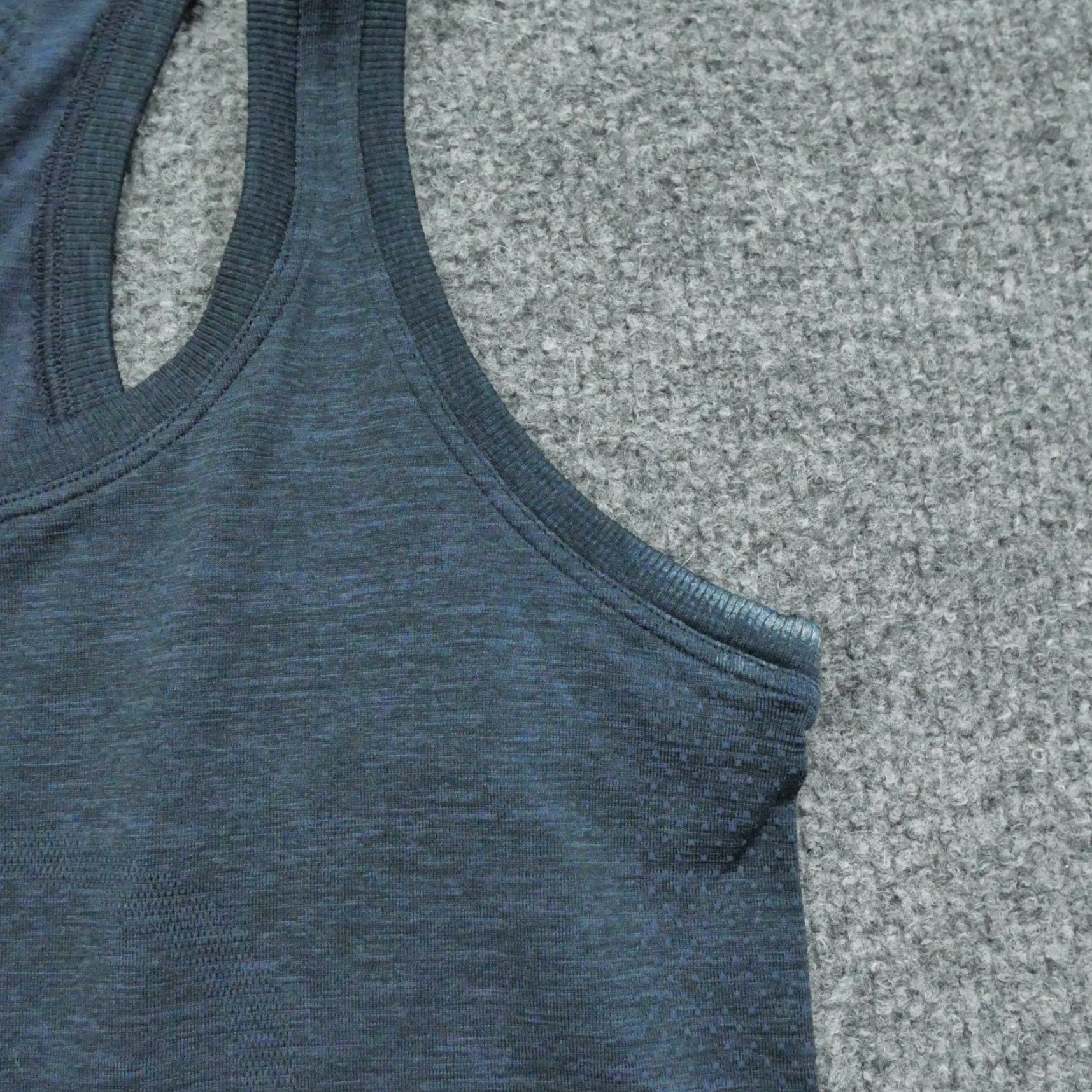 Lululemon Lululemon Tank Top Womens 4 Blue Navy Racer Back Shirt Adult Womens Color: Blue Racerback Tank Top Size S / US 4 / IT 40 - 3 Thumbnail
