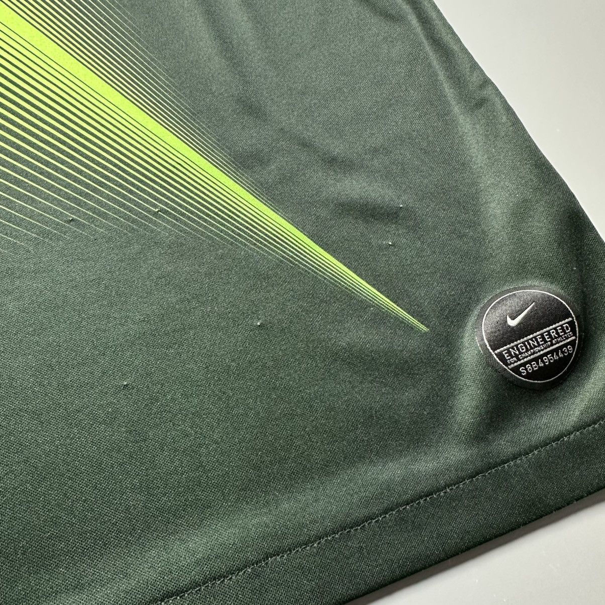 Nike WOLFSBURG NIKE 2019/2020 FOOTBALL HOME JERSEY #9 WEGHORST Size US L / EU 52-54 / 3 - 9 Thumbnail