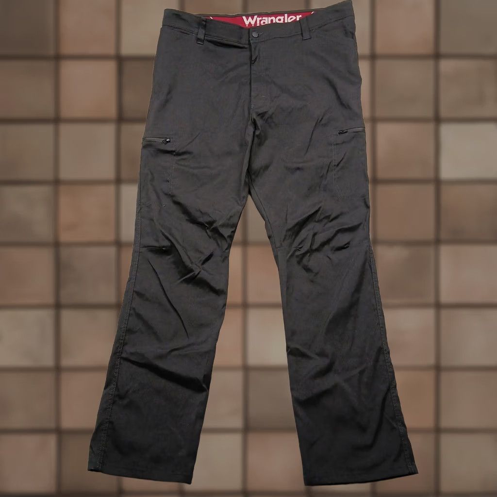 Wrangler VINTAGE Wrangler Outdoor Cargo Pants Mens 40x32 Black Nylon Spandex Cargo Pocket Zip Snap Straight Leg EUC Size US 40 / EU 56 - 1 Thumbnail