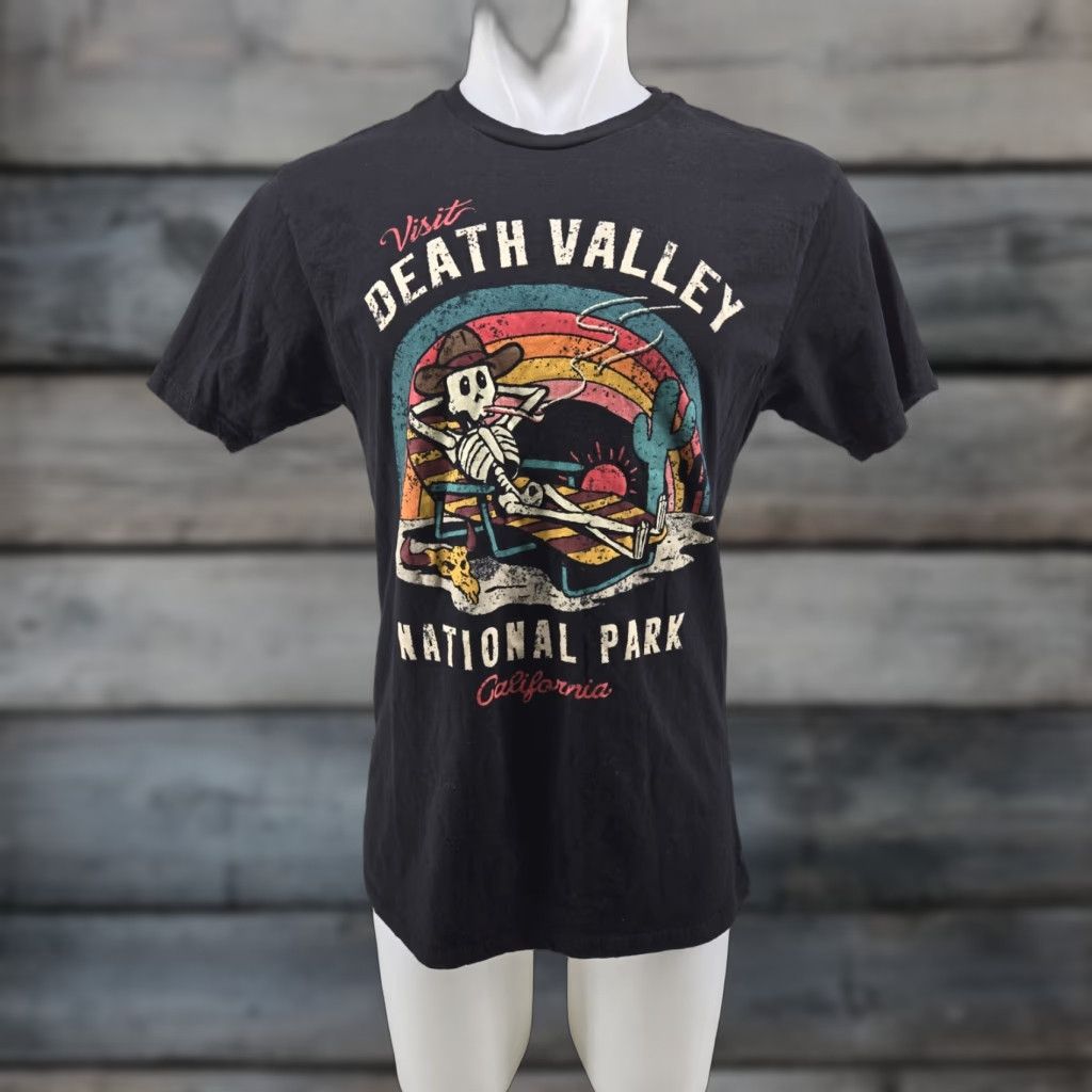 Vintage VINTAGE National Parks Society Death Valley California Skeleton Medium Black T-Shirt Size US M / EU 48-50 / 2 - 1 Thumbnail