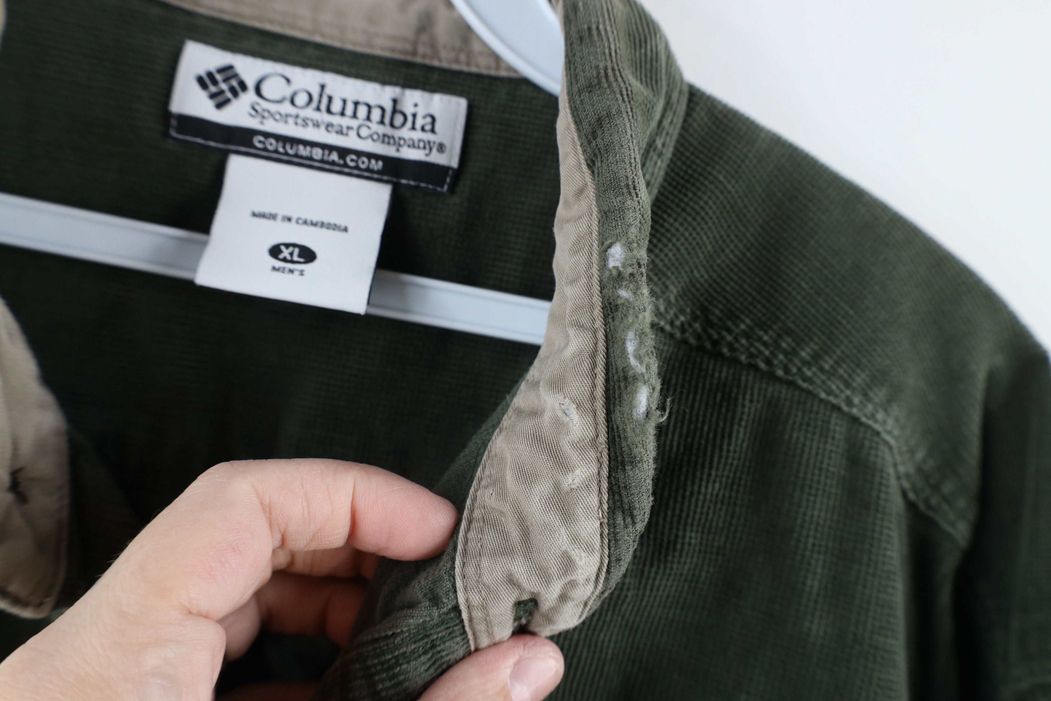 Columbia × Vintage Vintage 90s Columbia Out Corduroy Collared Button Down Shirt Size US XL / EU 56 / 4 - 7 Thumbnail
