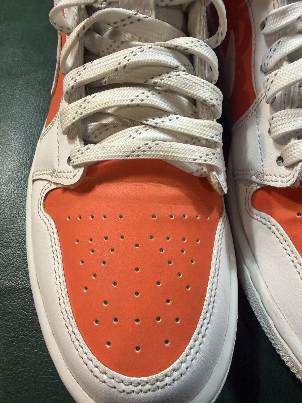 Jordan Brand Air Jordan 1 Mid SE "Bright Citrus" Size US 8.5 / EU 41-42 - 4 Thumbnail