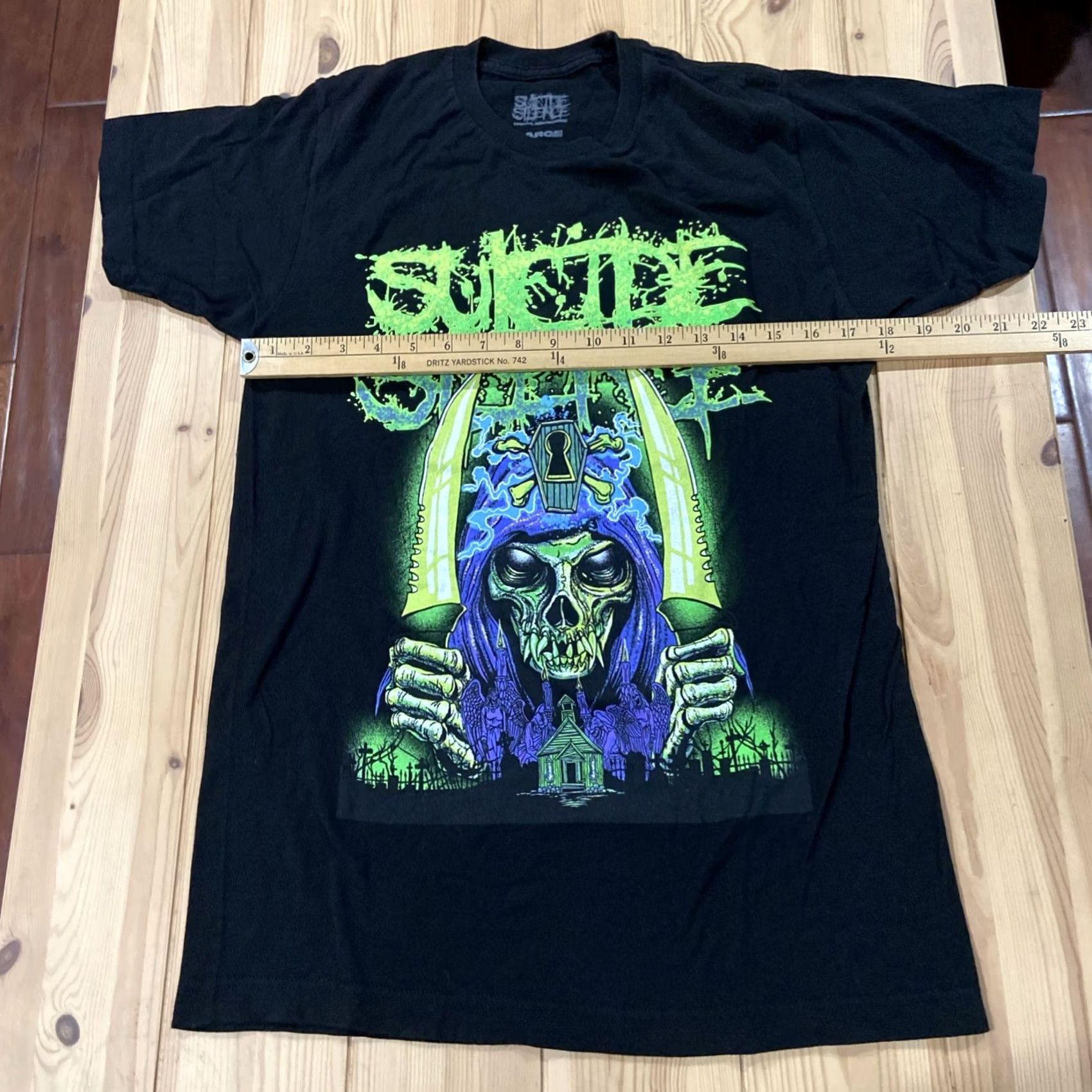 Gildan Womens Suicide Silence Reaper Blades Boyfriend Fit Large Metal Punk Band Tee Shirt L Black Mens Womens Boys Girls Size L / US 10 / IT 46 - 6 Thumbnail