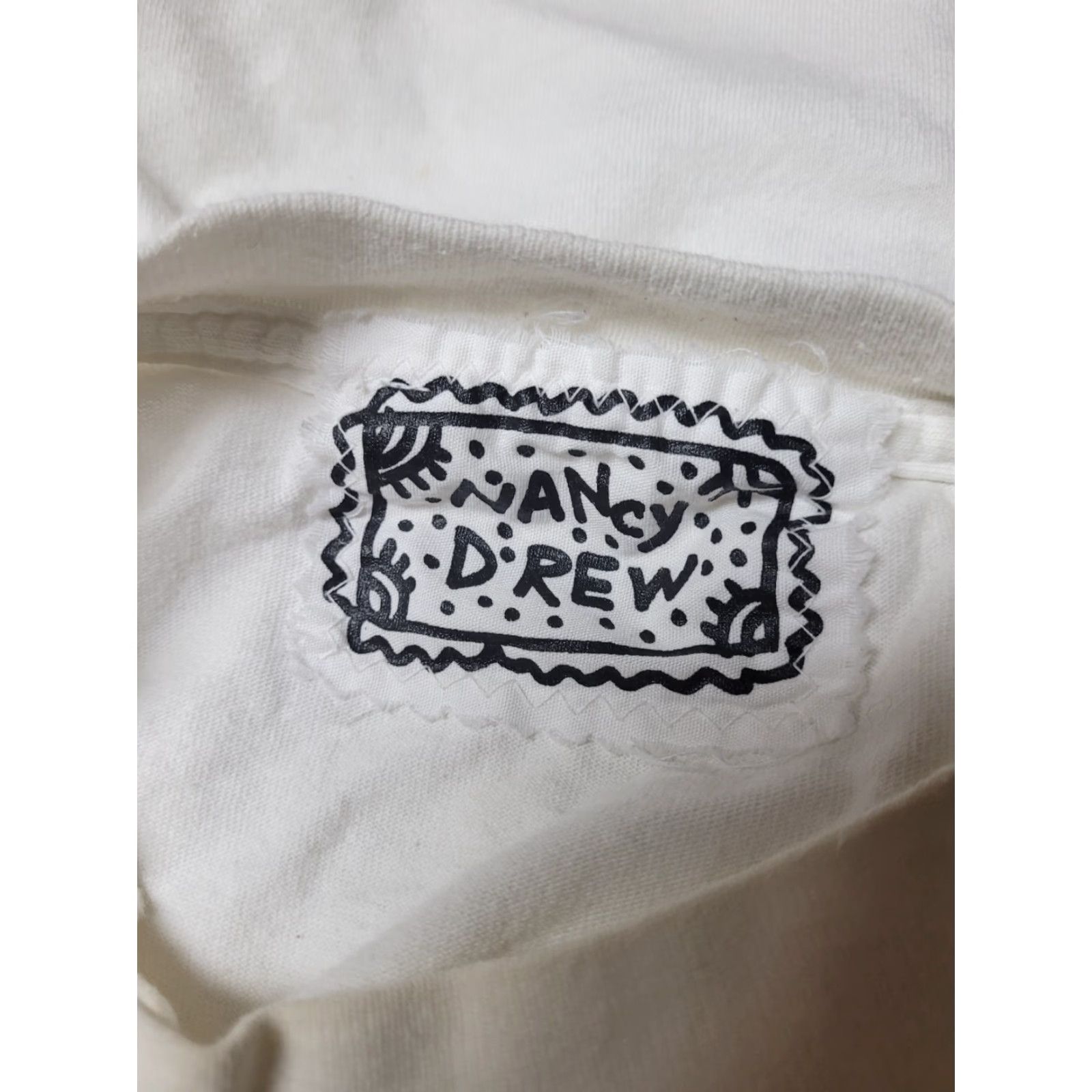 Drew VTG Nancy Drew T-Shirt XL White Short Sleeve Graphic Tee Art Signed 1994 Womens Shirt Size US XL / EU 56 / 4 - 3 Thumbnail