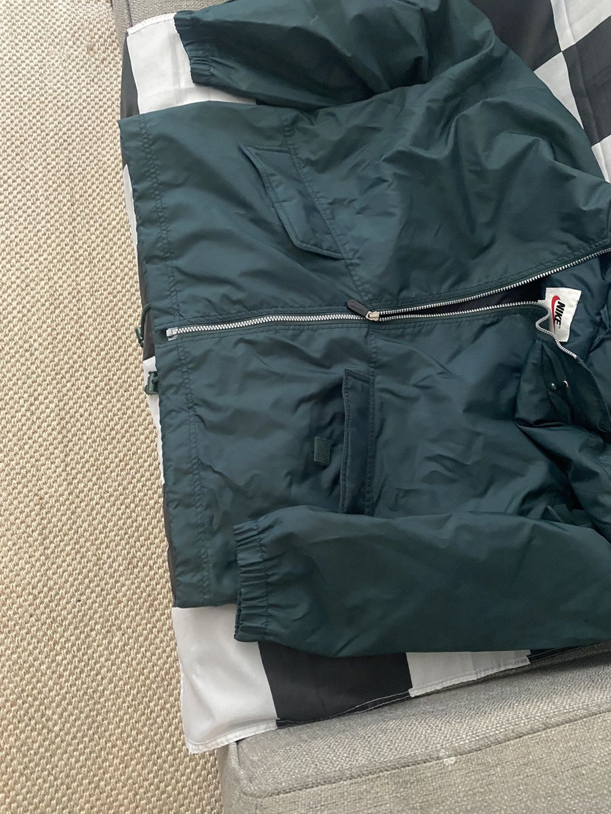 Nike Vintage Lightweight Nike Rain Jacket sz M Size US M / EU 48-50 / 2 - 8 Thumbnail