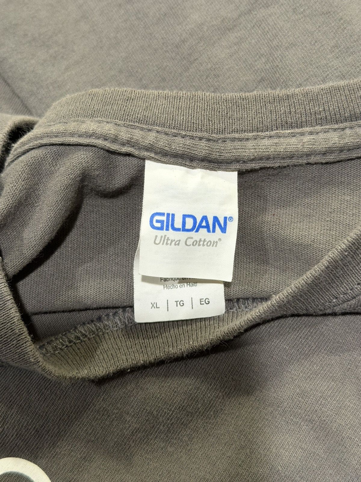 Gildan Vintage Kodiak Building Partners Gildan Grey T-Shirt Size US XL / EU 56 / 4 - 10 Thumbnail