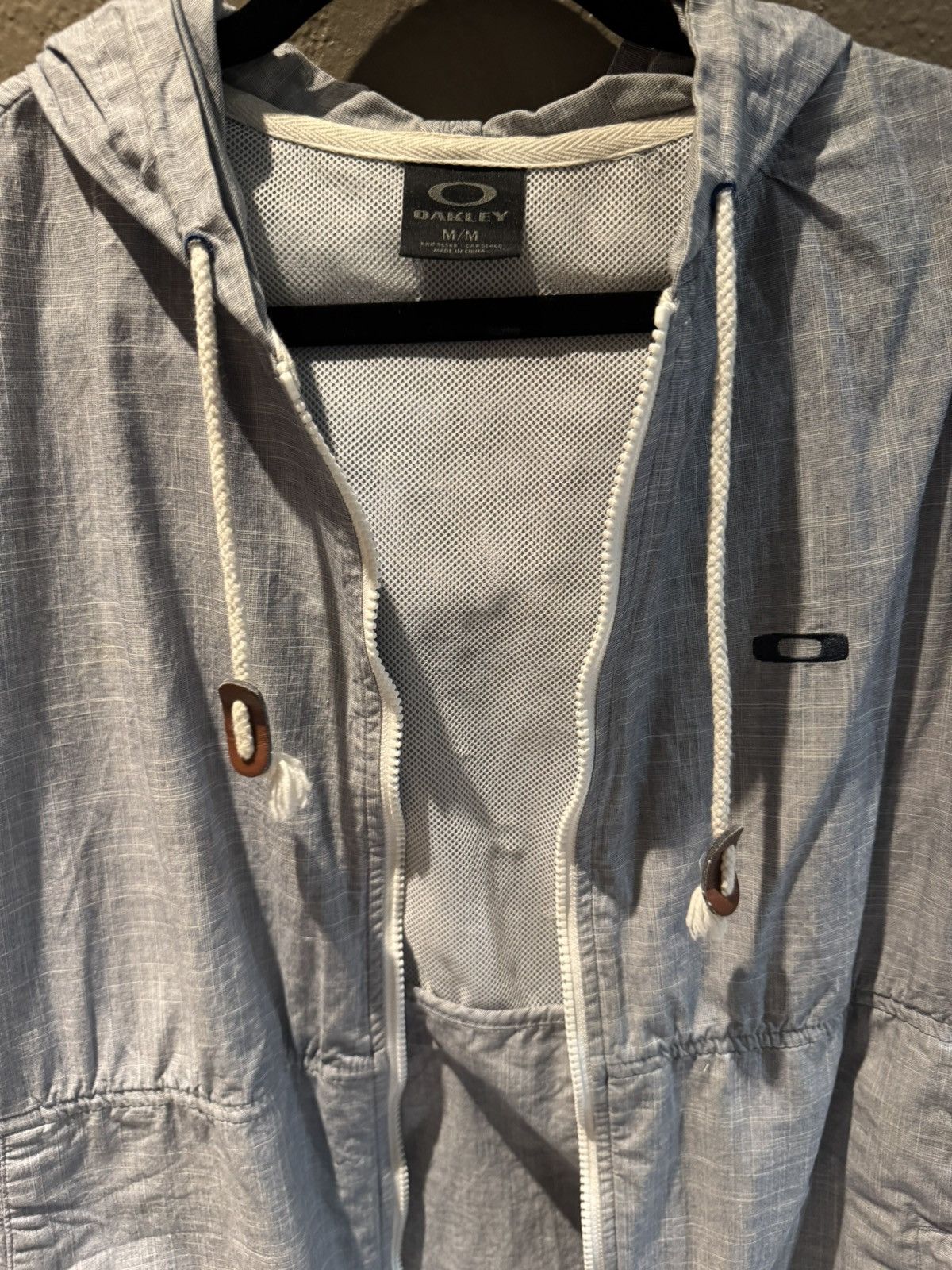 Oakley Oakley Stone Grey Zip Up Hoodie 2000s Skull Tag Size US M / EU 48-50 / 2 - 9 Thumbnail