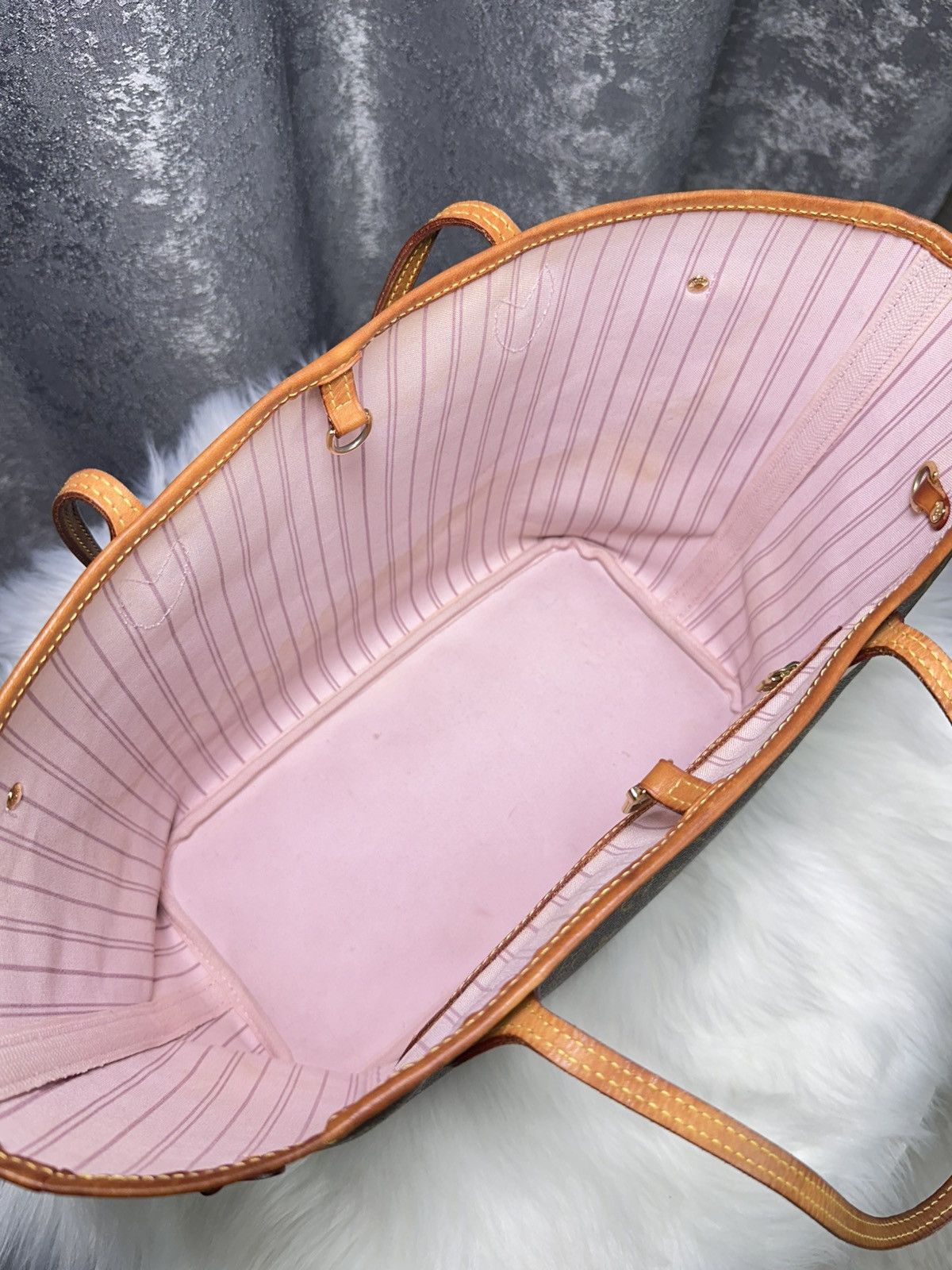 Designer × Louis Vuitton Louis Vuitton LIMITED EDITION V Neverfull bag ballerine rose Size ONE SIZE - 22 Thumbnail
