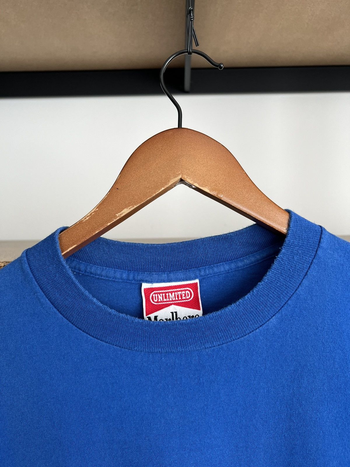 Marlboro Vintage 90s Marlboro Unlimited Wolf Pocket Blue T-shirt Size US XL / EU 56 / 4 - 8 Thumbnail