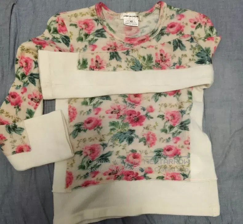 Comme des Garcons Comme Des Garcons Rose flower wool sweater Size XS / US 0-2 / IT 36-38 - 1 Thumbnail