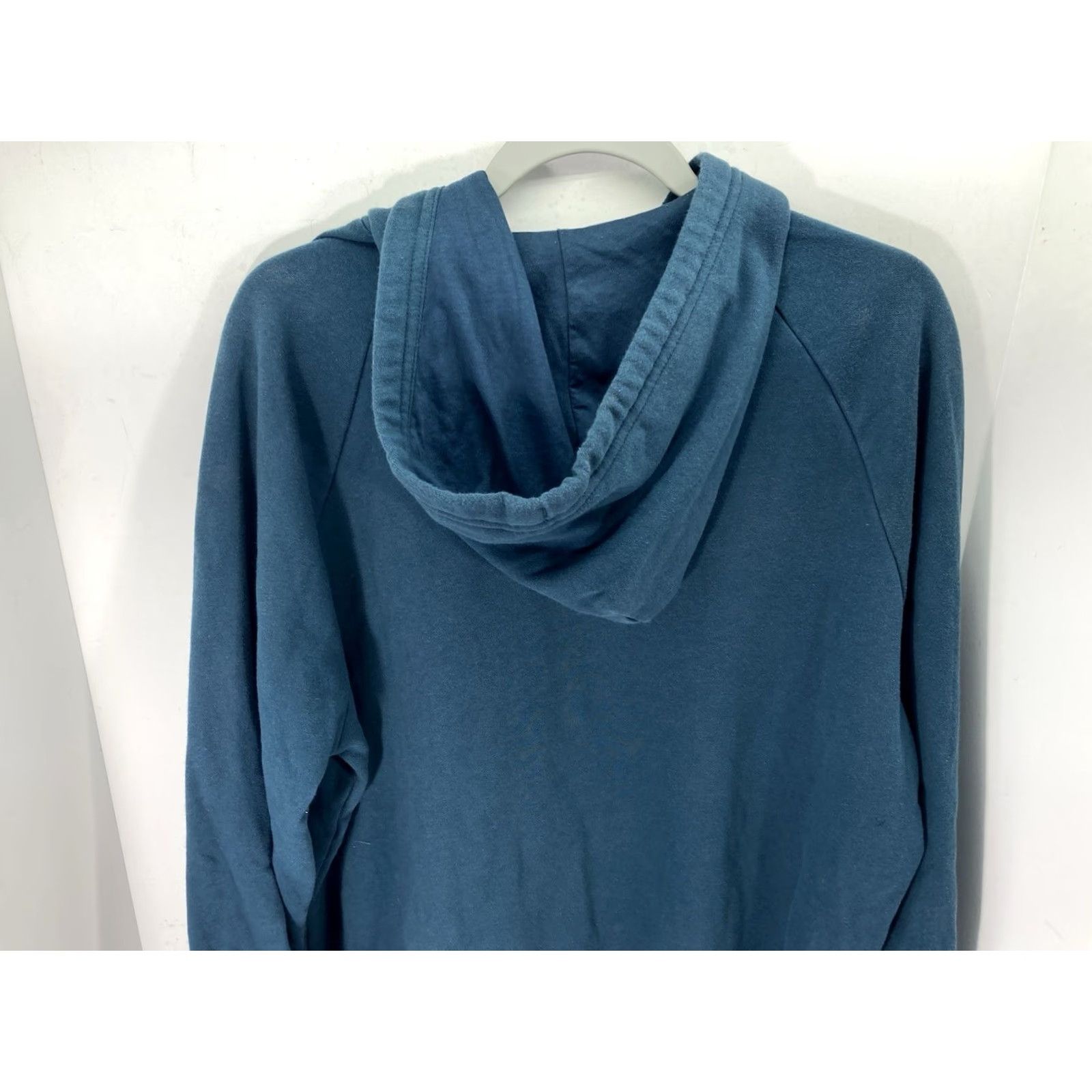 Under Armour Under Armour Hoodie Sweatshirt Men L Blue Green Pullover Long Sleeve Shirt 25 Inches Chest 28 Inches Shoulder to Waist Size US L / EU 52-54 / 3 - 6 Thumbnail