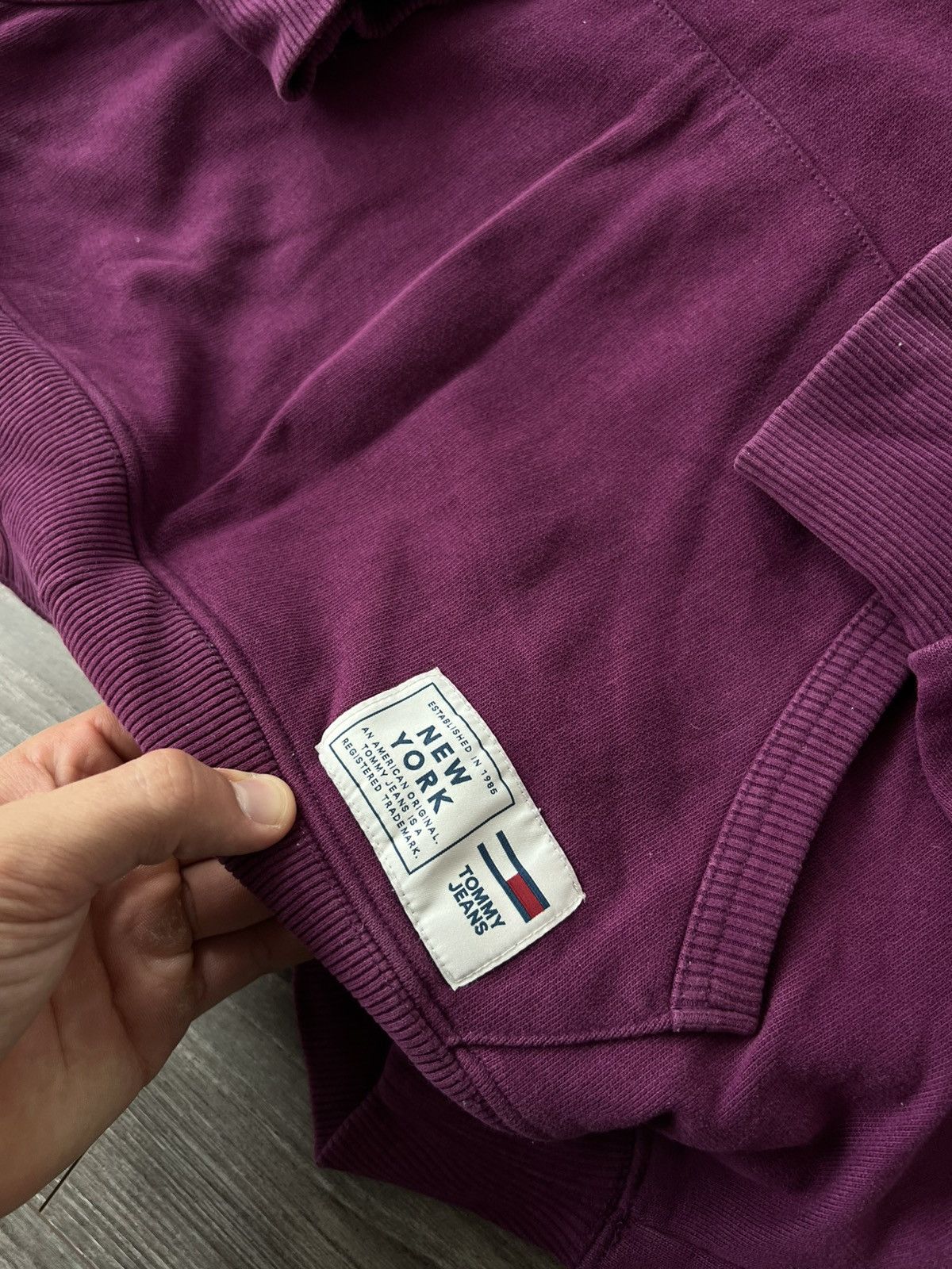 Tommy Hilfiger Tommy Hilfiger Jeans Signature Big Logo Purple Hoodie Size US L / EU 52-54 / 3 - 17 Thumbnail