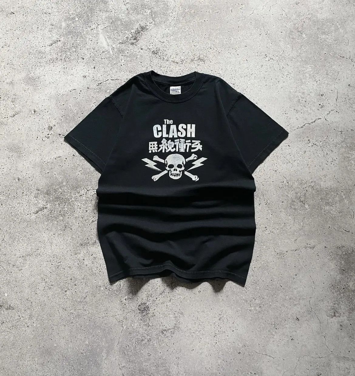 Band Tees Vintage The Clash rock punk Tshirt 2004 Size US S / EU 44-46 / 1 - 1 Thumbnail