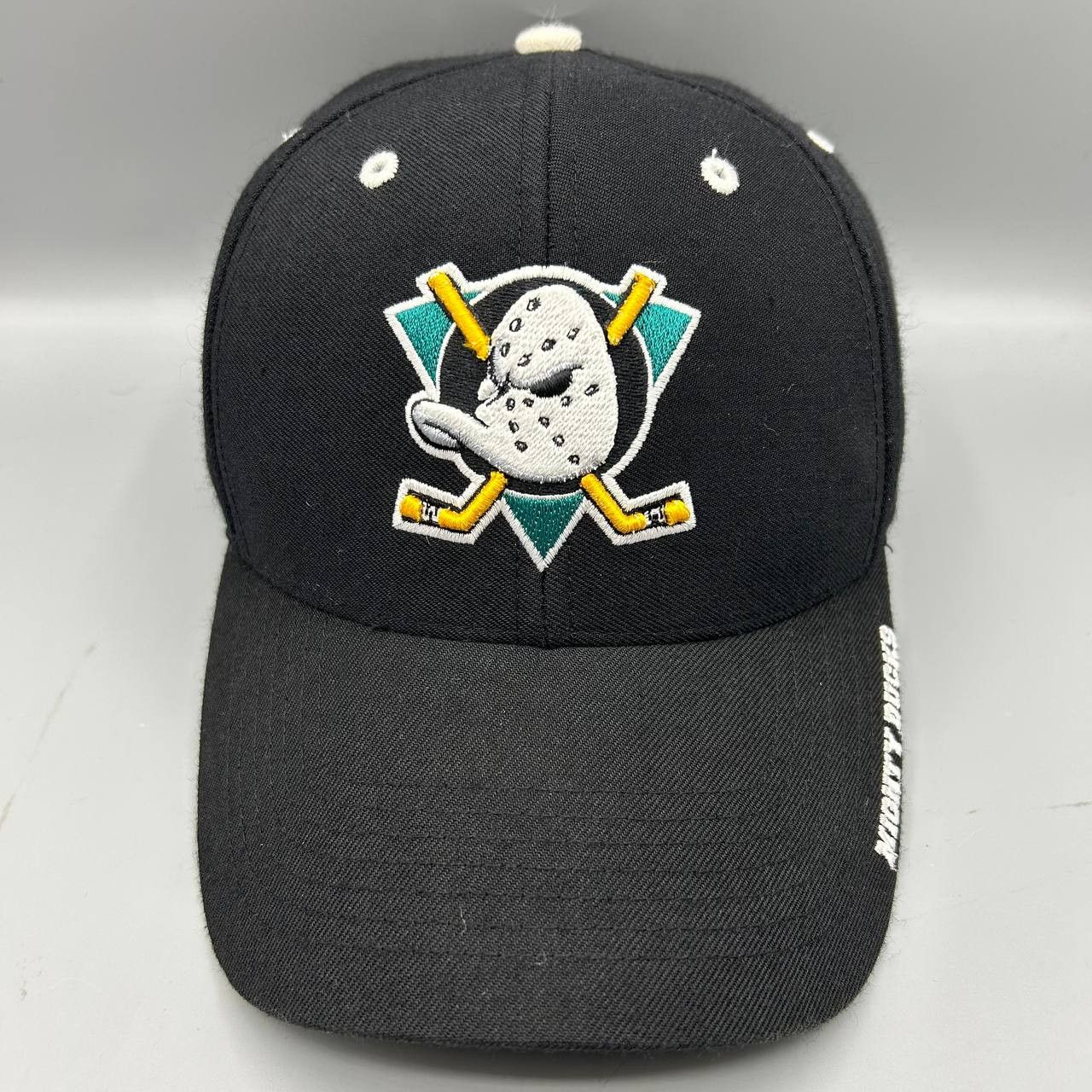 Twins Enterprise Inc. Vintage Anaheim Ducks Hat Men Black NHL Strap Back Cap Size ONE SIZE - 1 Thumbnail
