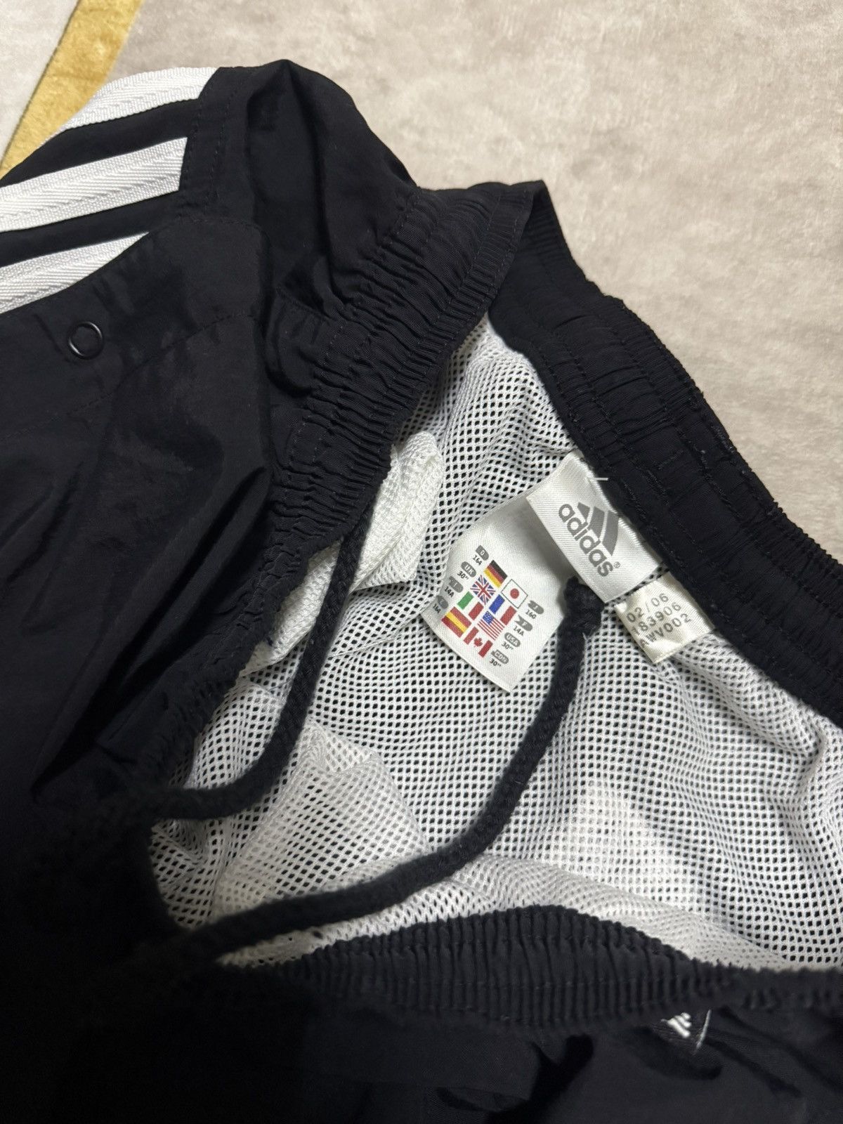 Adidas Adidas Short Pants Size US 32 / EU 48 - 4 Thumbnail