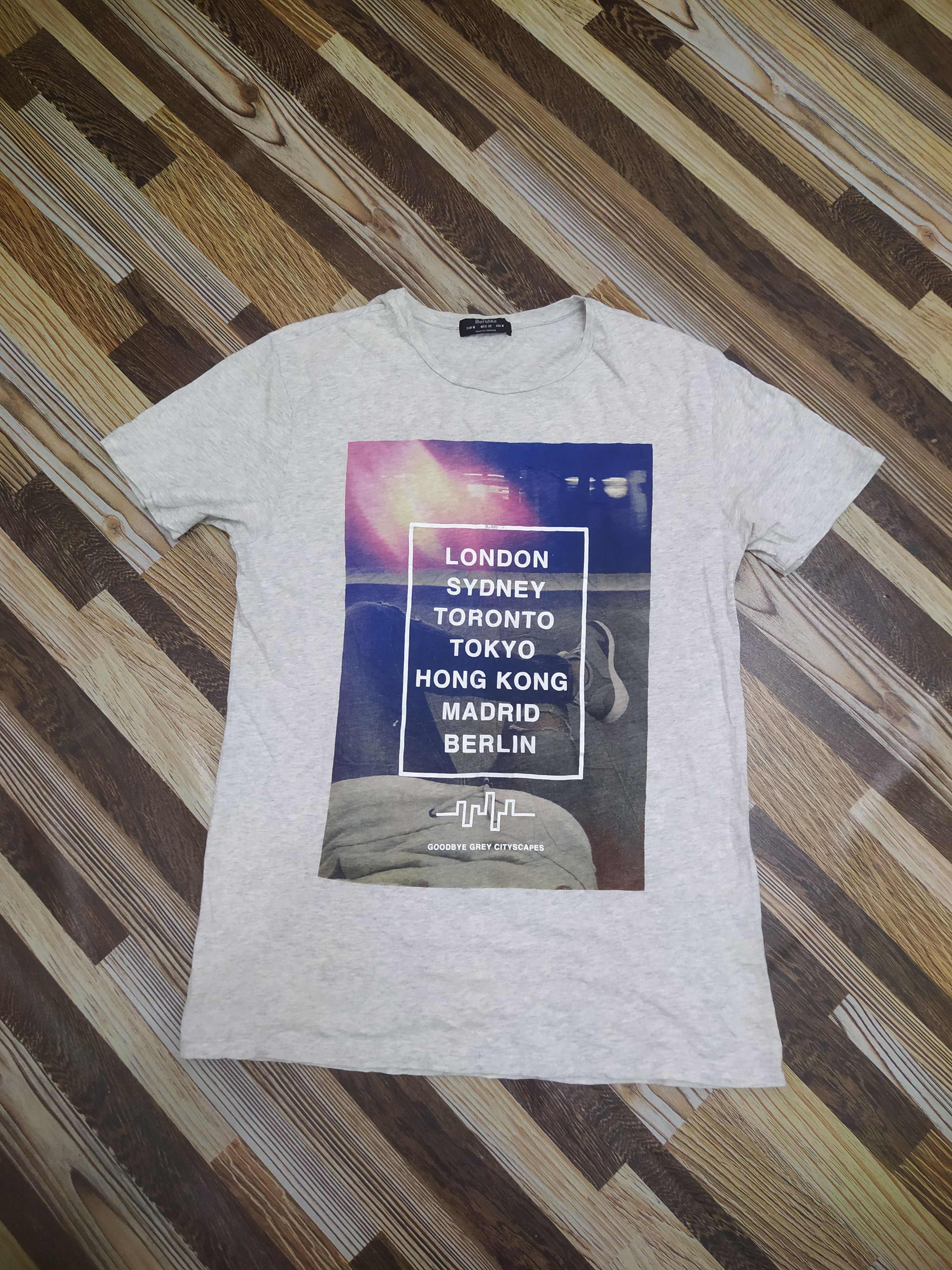 Bershka Bershka Goodbye Grey Cityscapes Graphic Tee Shirt Size US M / EU 48-50 / 2 - 1 Thumbnail