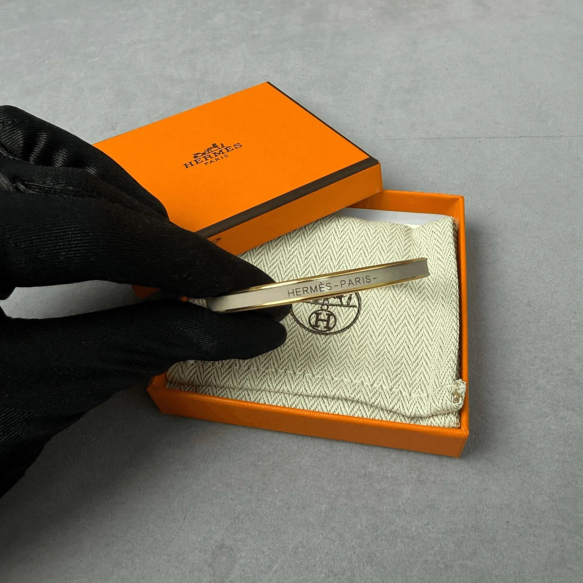 Hermes Hermes Pink Enamel Bracelet Size 65. Size ONE SIZE - 3 Thumbnail