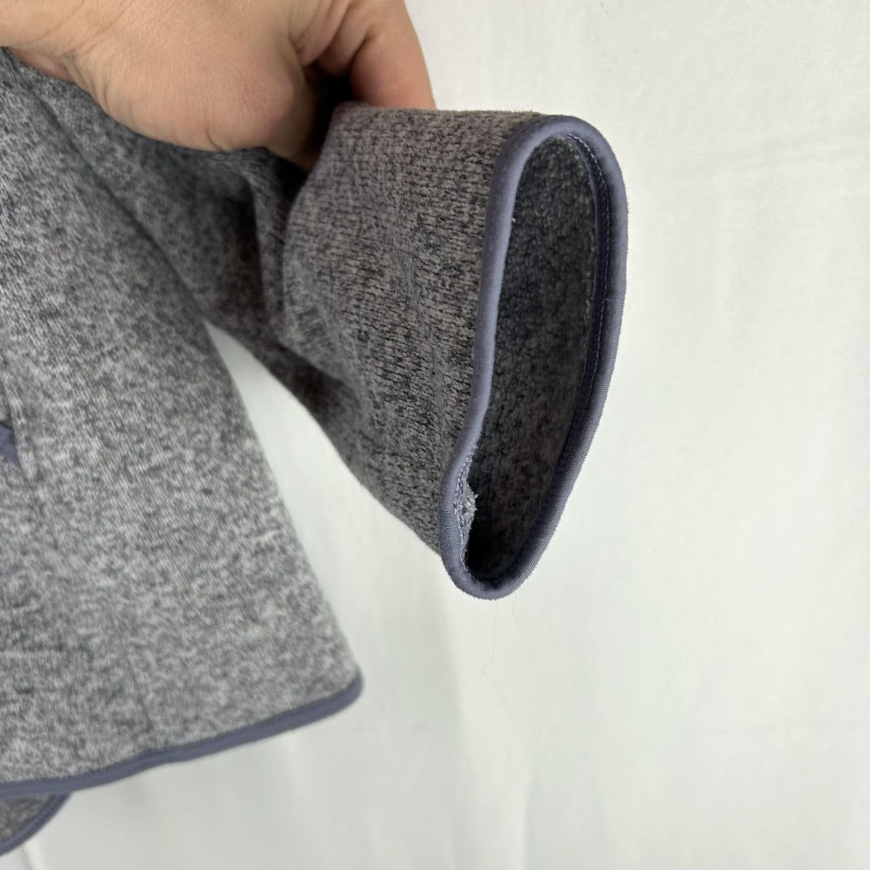 Lululemon VINTAGE Lululemon Fleece Hoodie Pullover Women Medium Gray 1/2 Zip Hooded Pockets Size M / US 6-8 / IT 42-44 - 7 Thumbnail