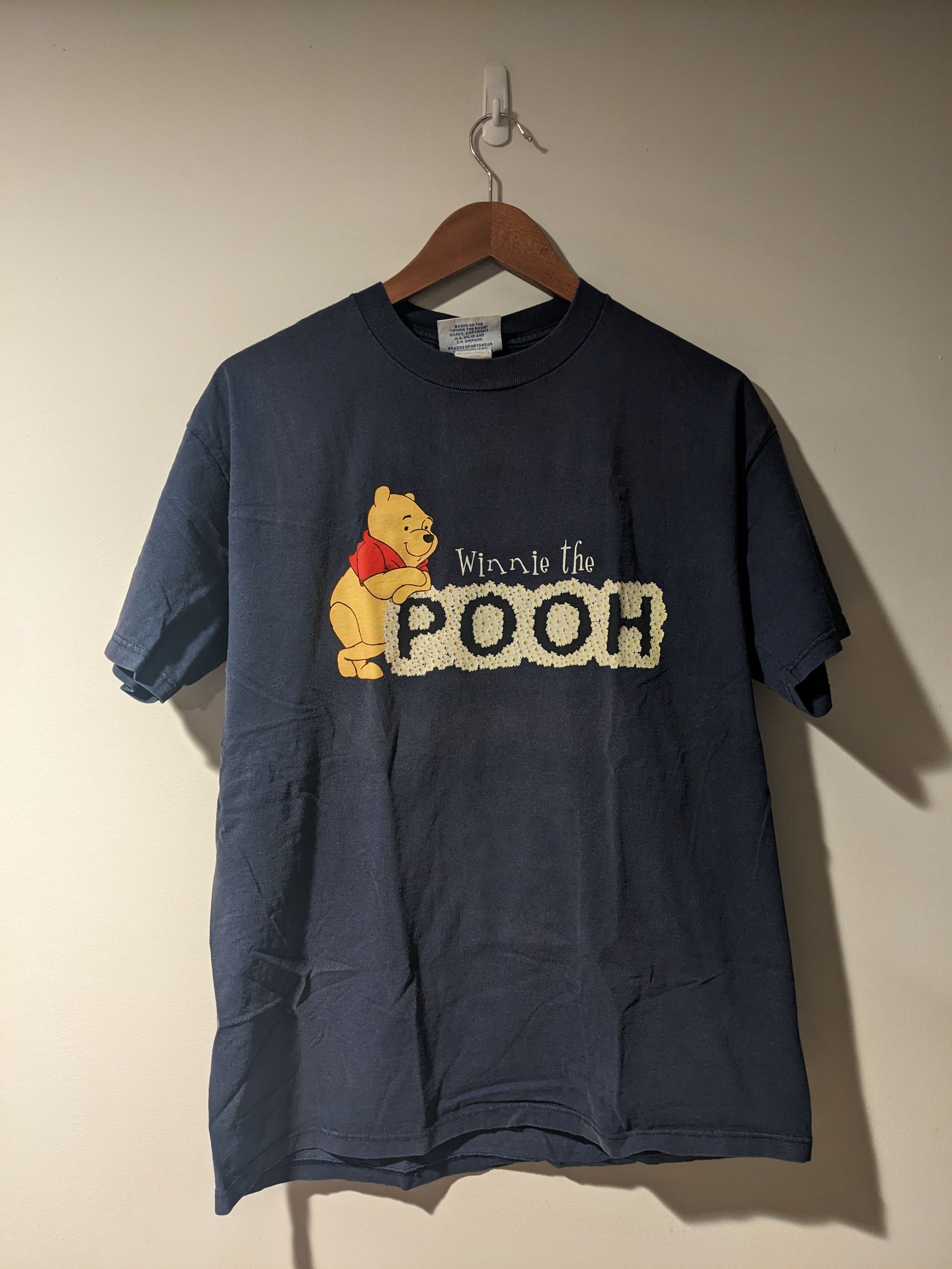 Disney × Vintage Vintage 90s Winnie the Pooh Disney Daisy Flower T-Shirt Size US L / EU 52-54 / 3 - 1 Thumbnail