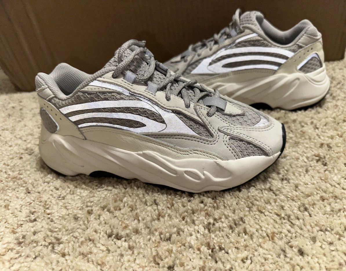 Yeezy YEEZY 700 V2 STATIC MENS 4 GENTLY USED Size US 5.5 / IT 35.5 - 8 Thumbnail