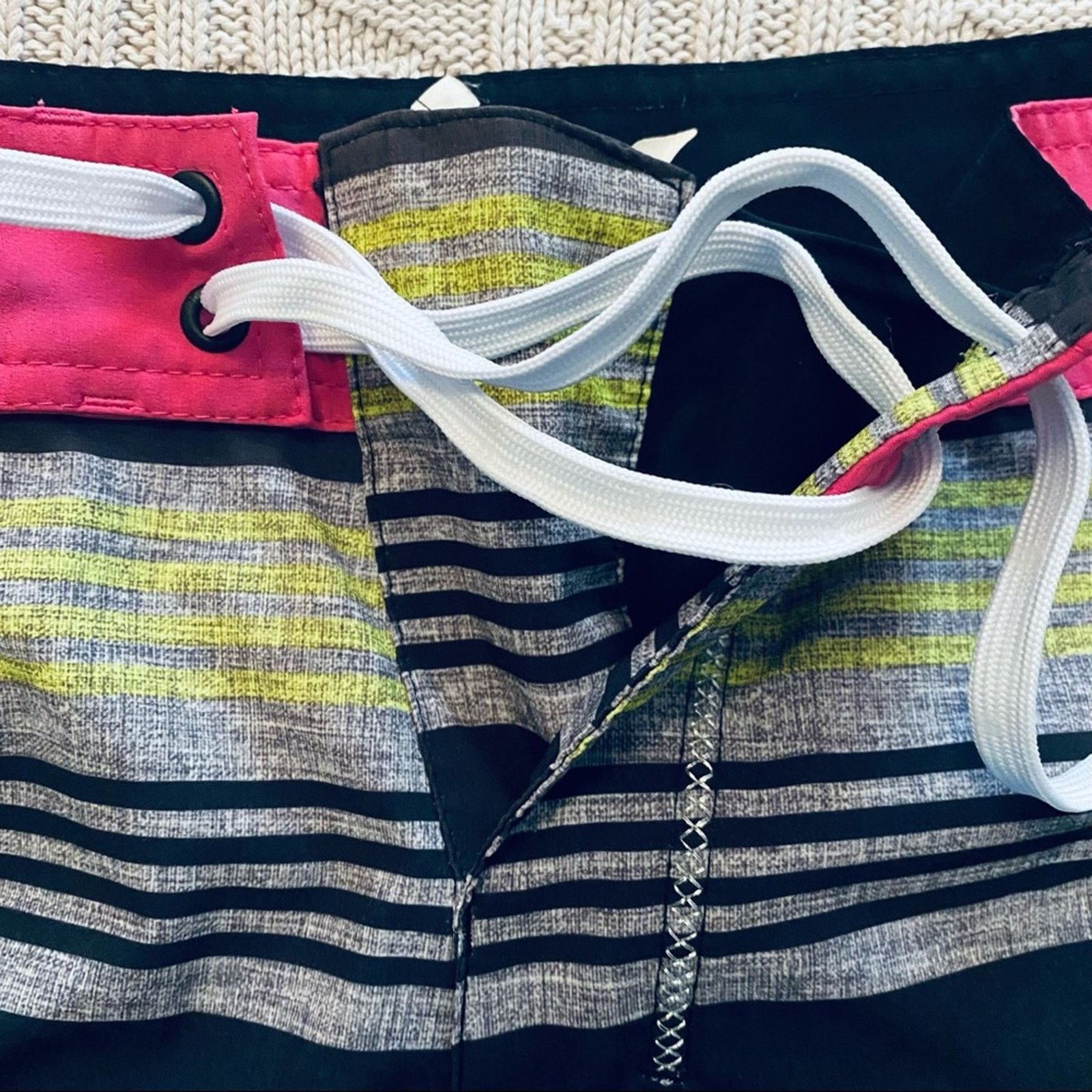 Hurley Hurley yellow and gray striped board shorts Size US 36 / EU 52 - 4 Thumbnail