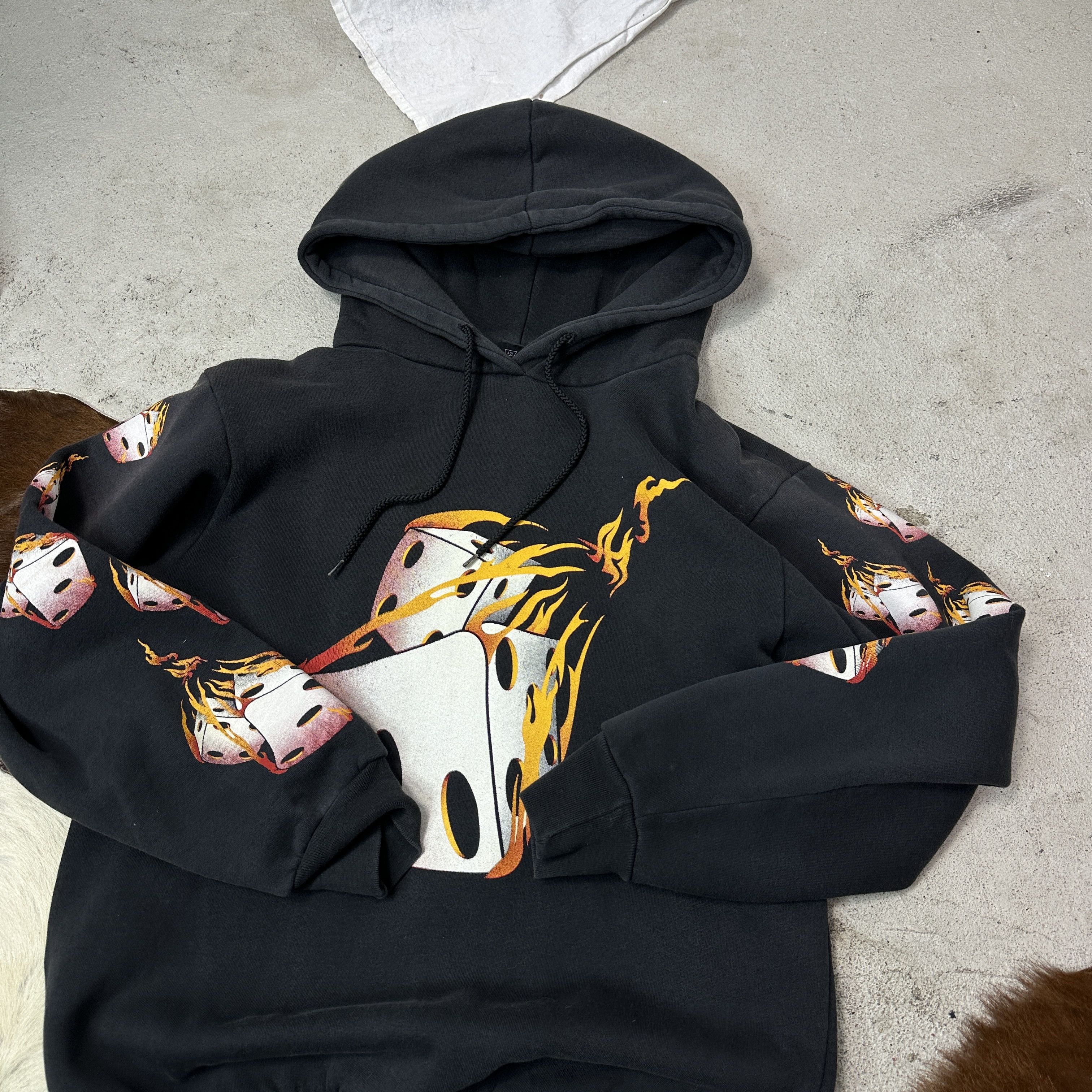 Vintage Vintage Old School Printed Rolling Dice Fire Hoodie 90s Size US S / EU 44-46 / 1 - 4 Thumbnail