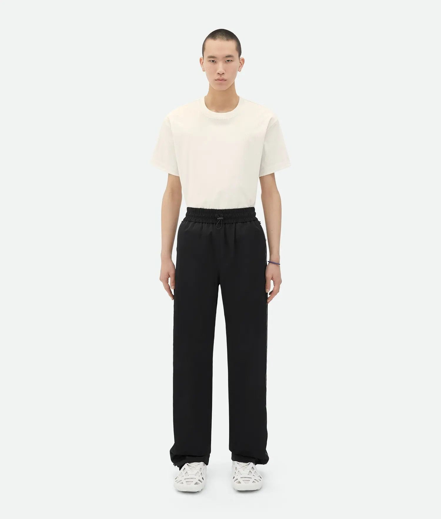 Bottega Veneta o1n1vont0125 Contrasting Zipper Tech Nylon Pant in Black Size US 30 / EU 46 - 1 Thumbnail