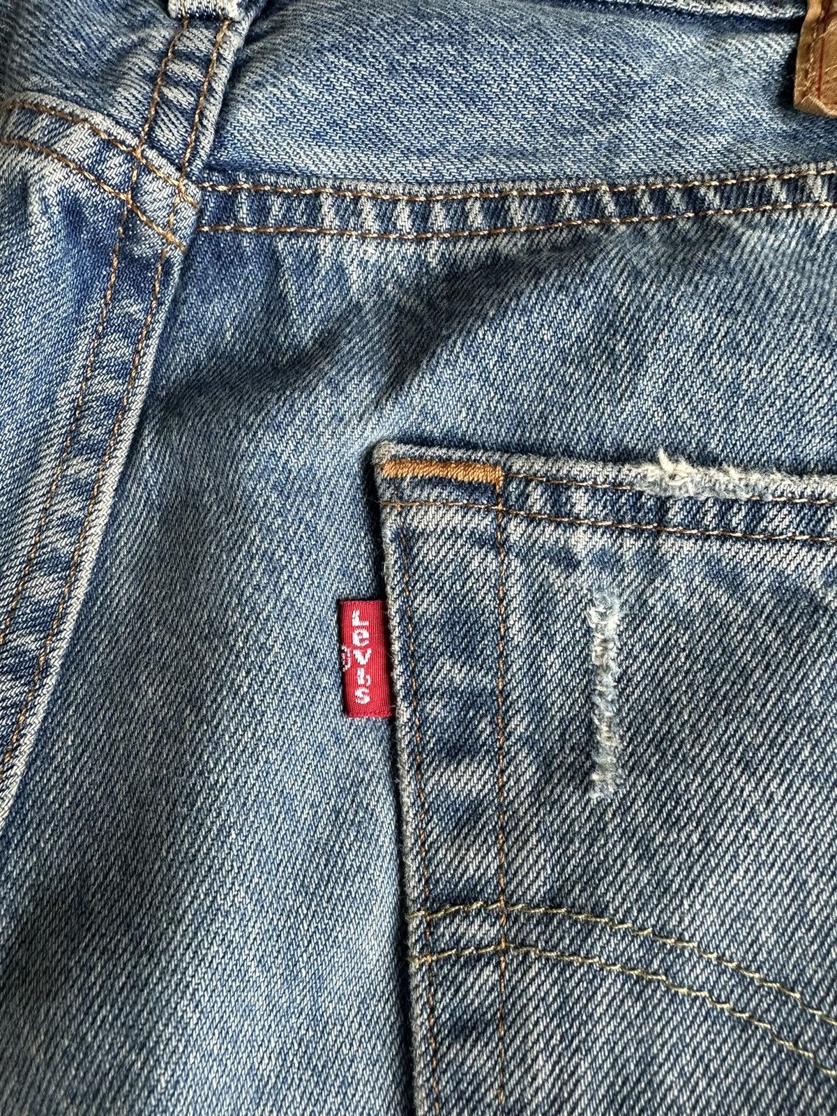 Levi's Distressed Levis 501 Light Blue Denim 33x30 D436 Size US 33 - 8 Thumbnail