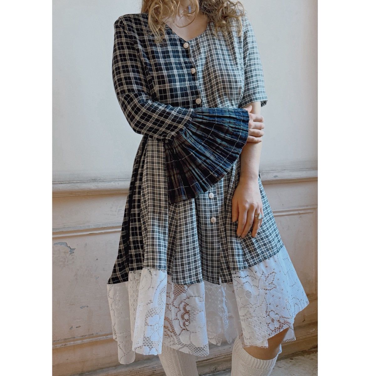 Custommade upcycled asymmetrical sleeves plaid midi dress with tulle Size S / US 4 / IT 40 - 4 Thumbnail