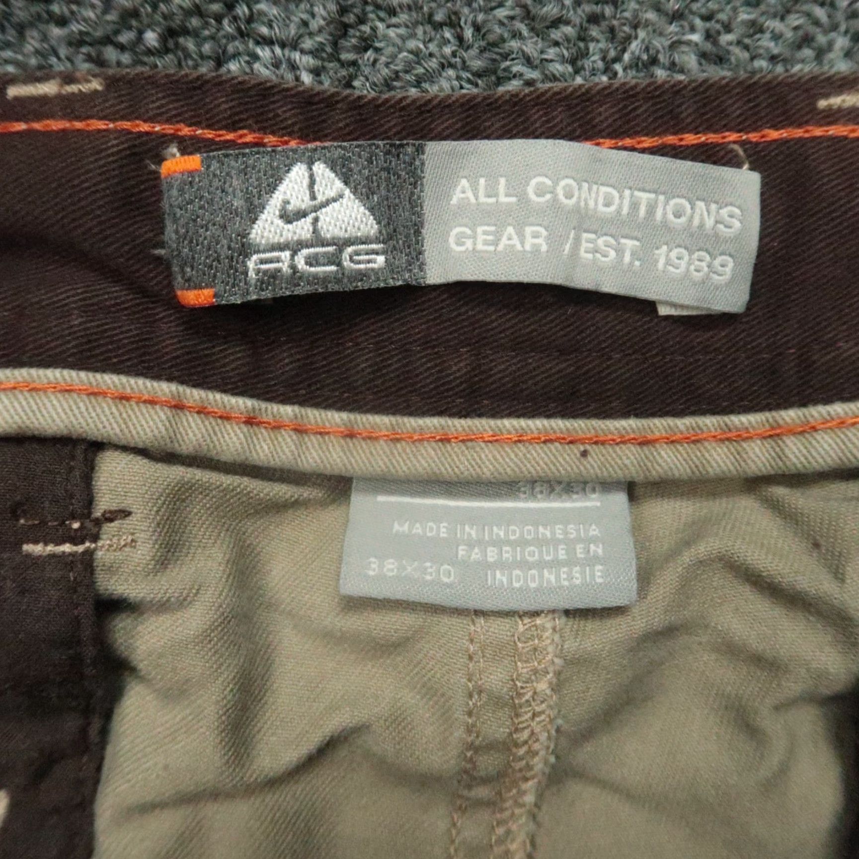 Nike ACG VINTAGE Nike ACG Pants Mens 36x30 Khaki Tan Cargo Pockets All Conditions Gear Size US 36 / EU 52 - 3 Thumbnail
