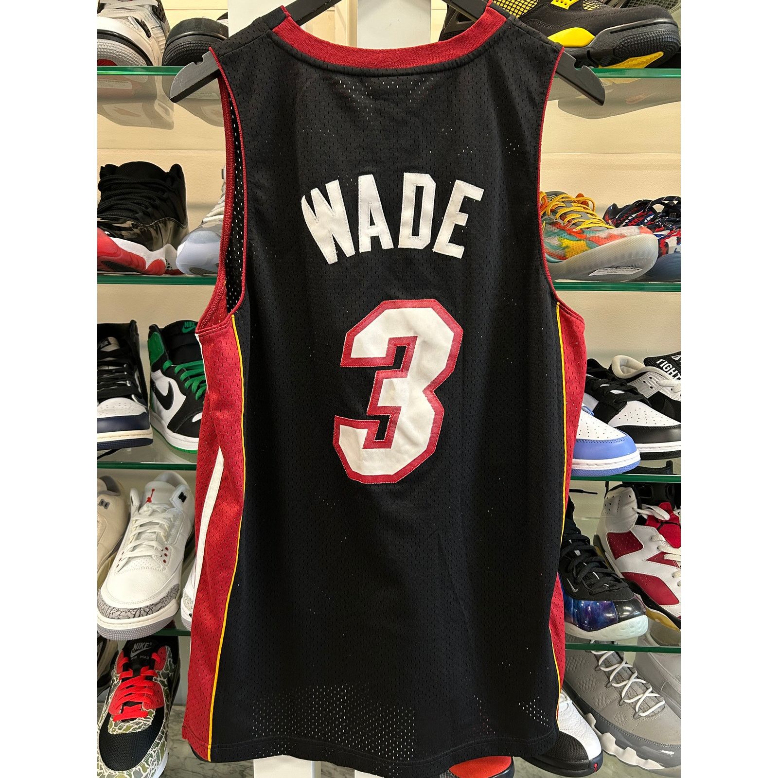Adidas Adidas Miami Heat Dwyane Wade 3 Jersey size Medium M B12 Size US M / EU 48-50 / 2 - 2 Thumbnail