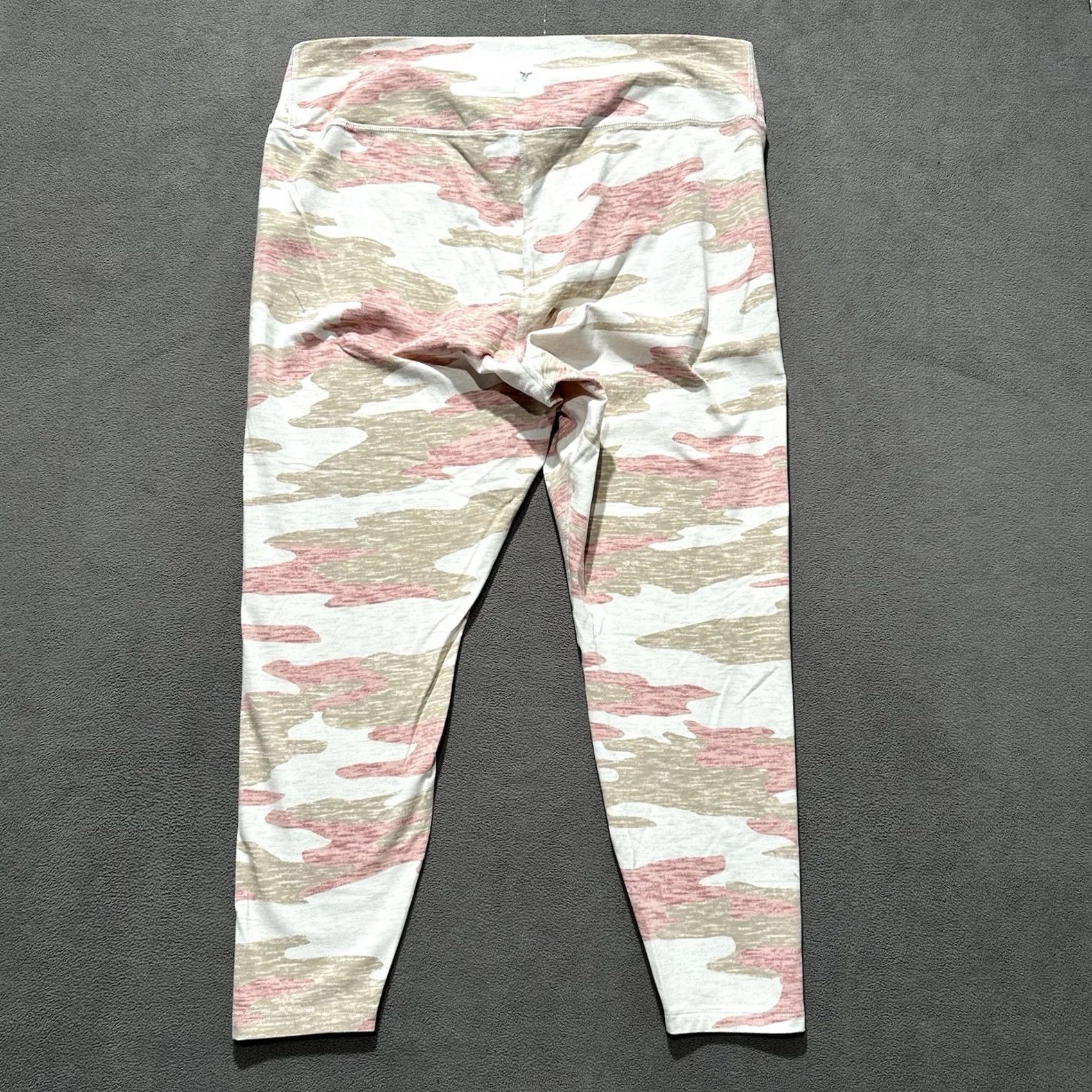 Old Navy Old Navy Active Pants Womens 2XL Pink Camouflage Go-Dry EUC Leggings Size 40" / US 18 - 2 Thumbnail