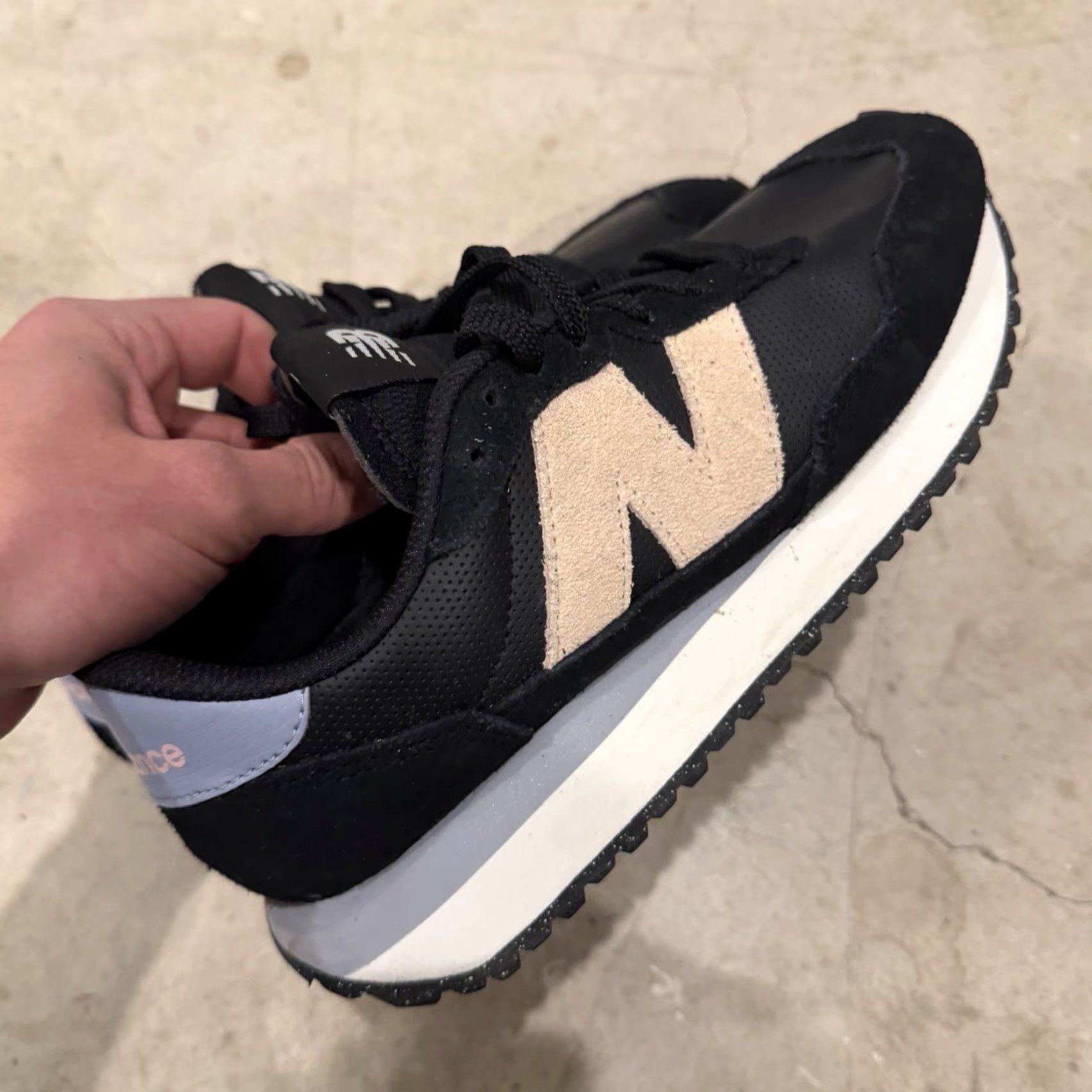 New Balance New Balance 237 Black Beige Leather Sneaker Low Top Running Shoe Womens 8 Size M / US 6-8 / IT 42-44 - 4 Thumbnail