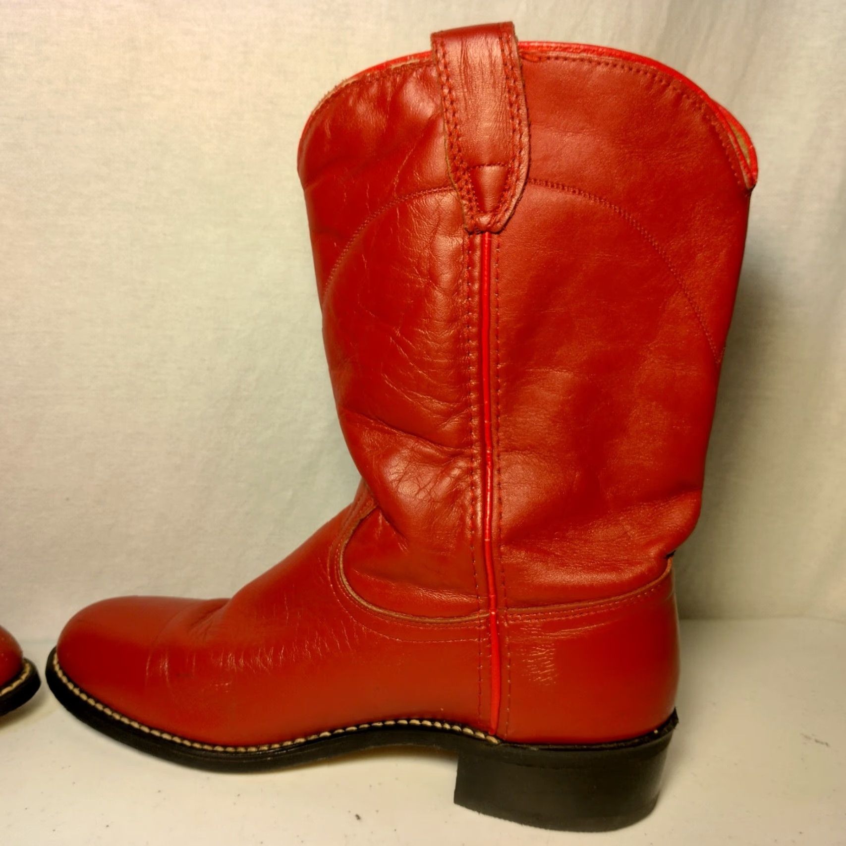 Ariat VINTAGE Ariat Boots Women Size 5.5 Red Leather Western Ranchwear Cowgirl USA Made Boots Women Red Leather Western Ranchwear Cowgirl USA Made Size US 6 / IT 36 - 7 Thumbnail