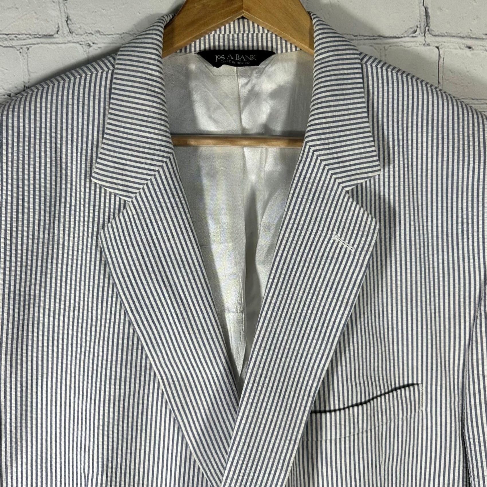 Jos. A. Bank Jos. A. Bank Seersucker Blazer Mens 50 Long Blue White Striped Cotton Sport Coat Size 50R - 3 Thumbnail