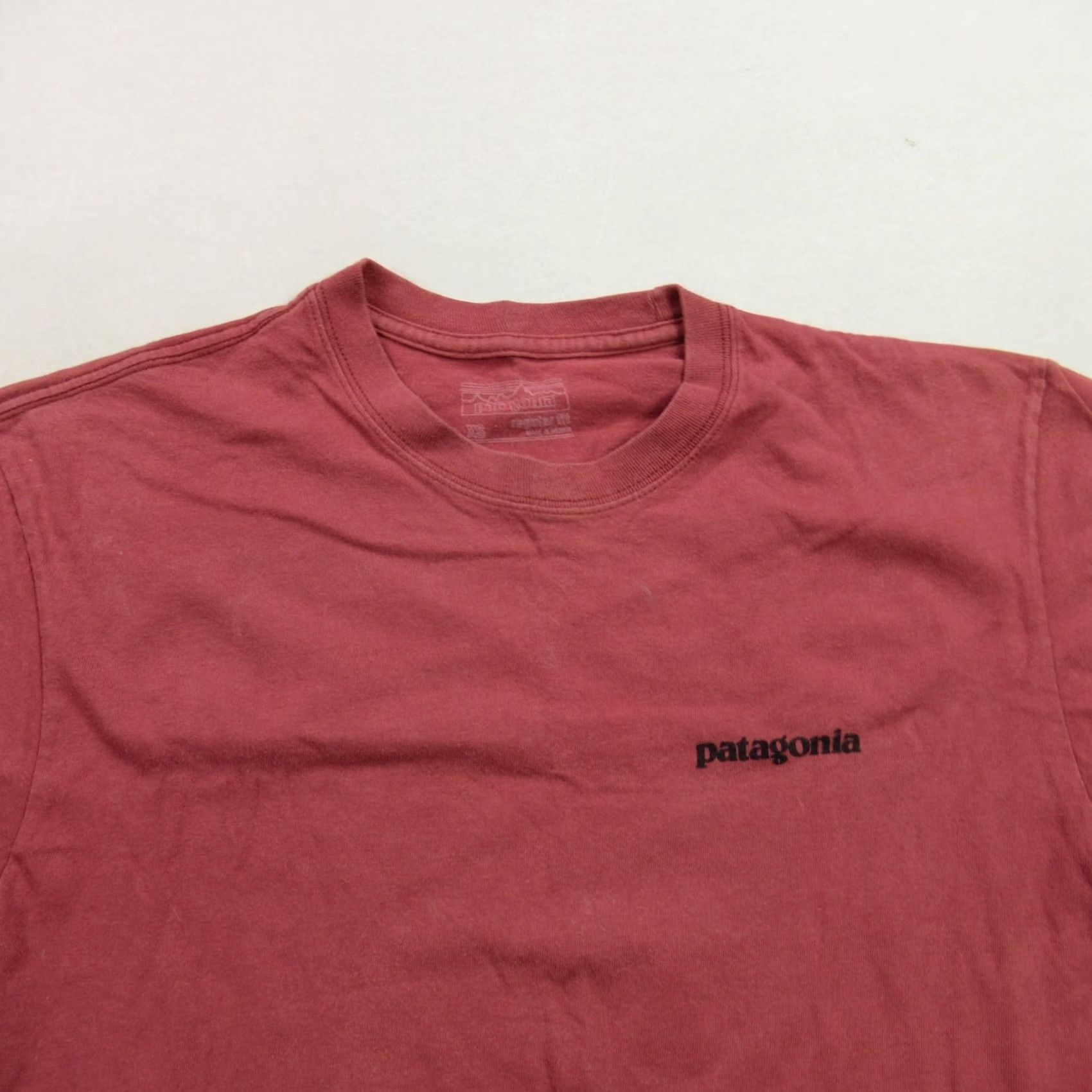 Patagonia Patagonia Shirt Womens XS Short Sleeve Crew Neck Lightweight Red Casual Shirt Size XS / US 0-2 / IT 36-38 - 3 Thumbnail