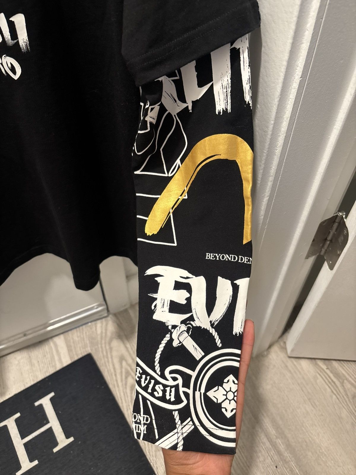 Evisu Rare Vintage Evisu Skull Long Sleeve T-Shirt Size US S / EU 44-46 / 1 - 9 Thumbnail