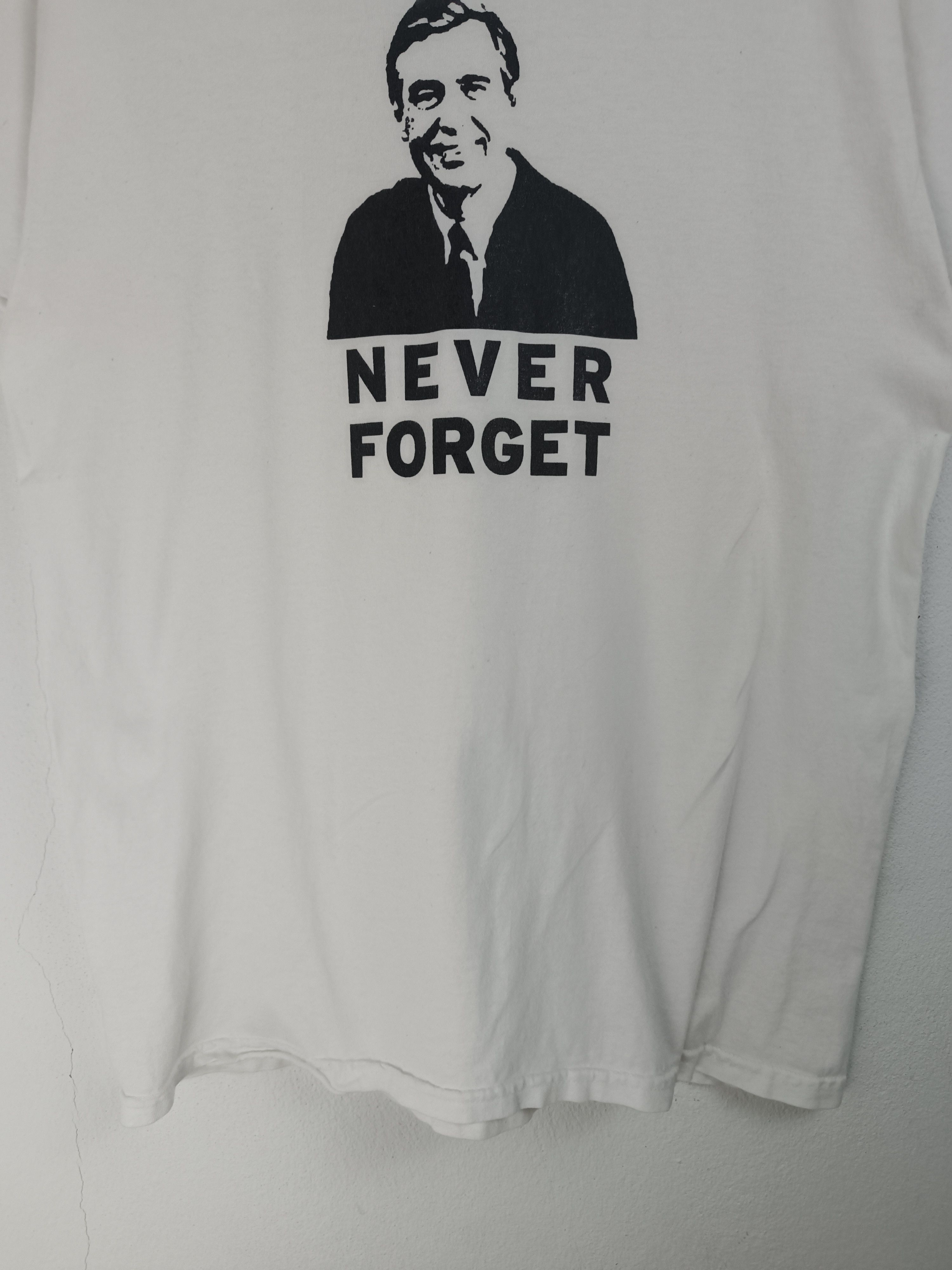 Vintage VINTAGE Y2K NEVER FORGET MISTER ROGERS ADULT HUMOR FUNNY TS Size US M / EU 48-50 / 2 - 5 Thumbnail
