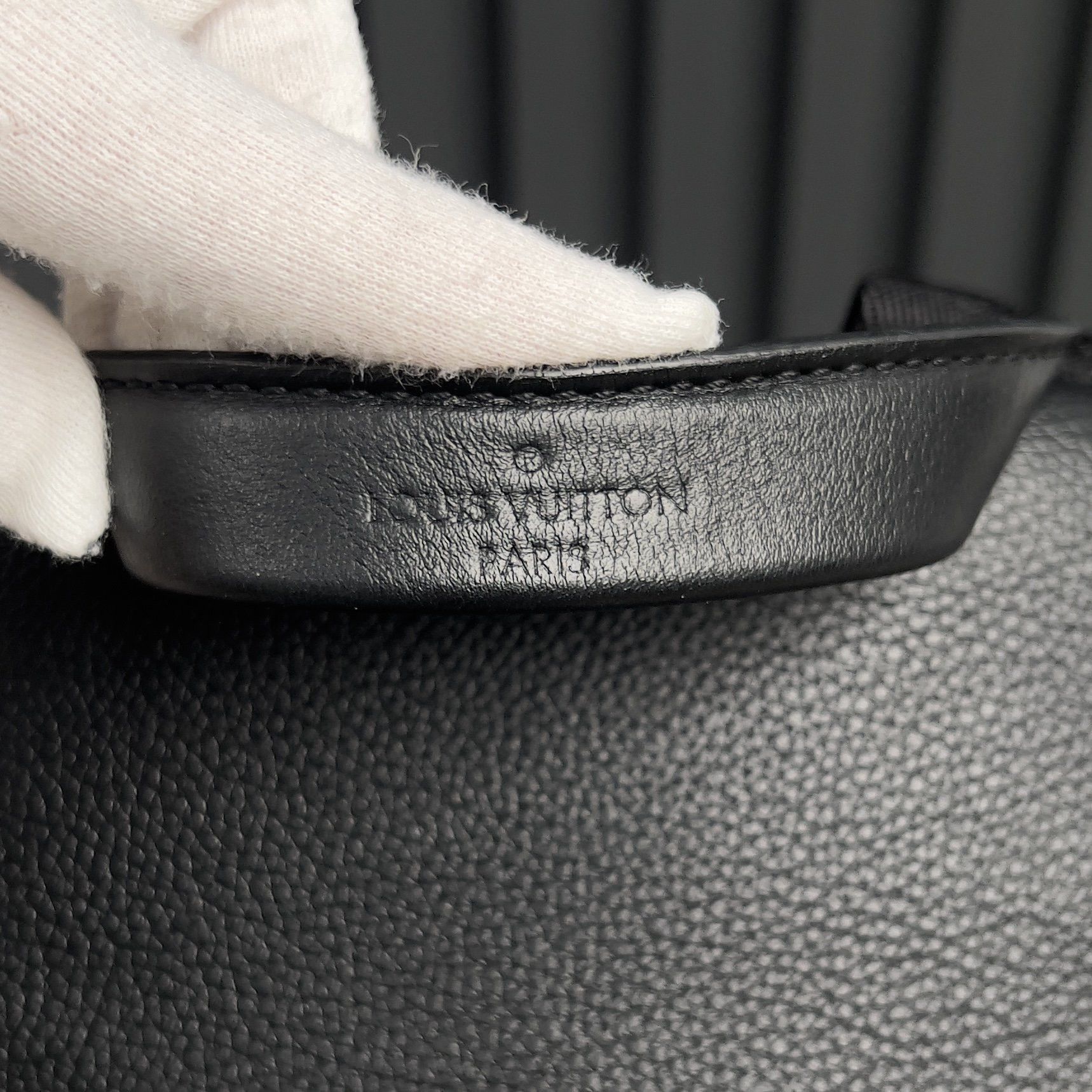 Louis Vuitton Louis Vuitton Aerogram Takeoff Backpack Grain Leather Size ONE SIZE - 11 Thumbnail
