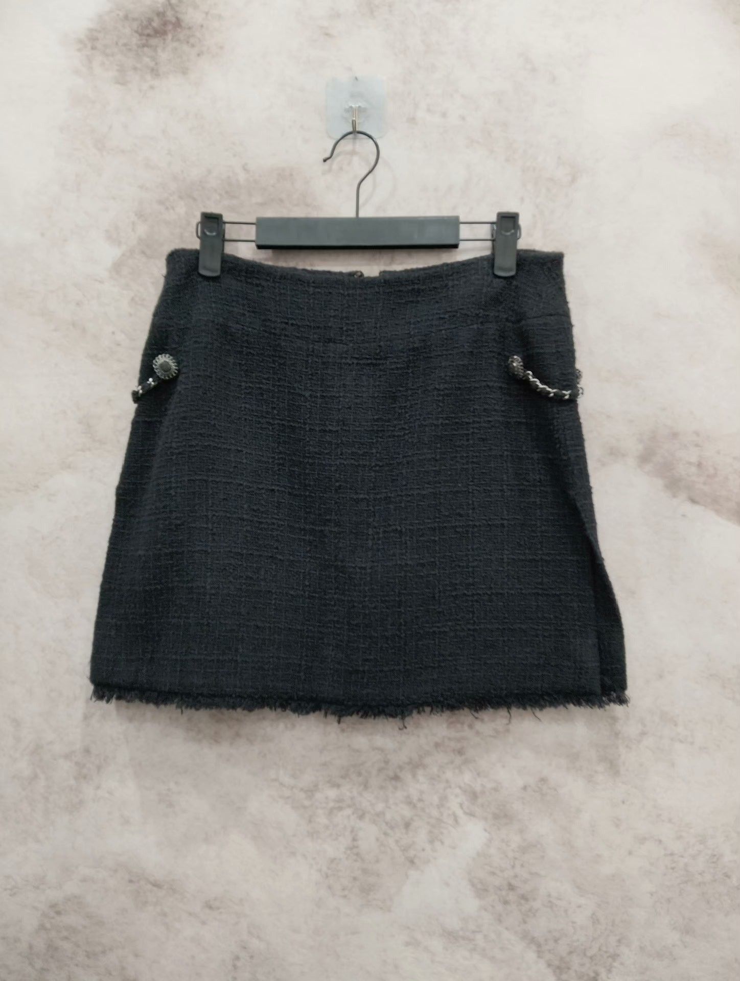 Chanel Chanel Black Textured Short Skirt Size 38" / US 16 / IT 52 - 1 Thumbnail