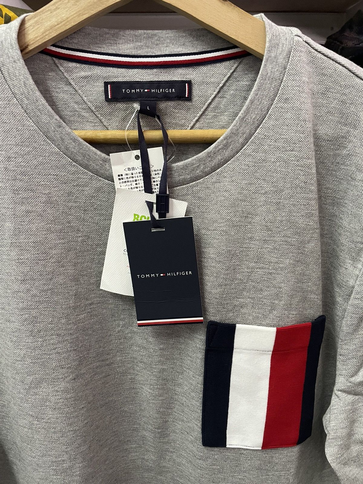 Tommy Hilfiger Vintage Tommy Hilfiger New With Tag Shirt Size US L / EU 52-54 / 3 - 5 Thumbnail