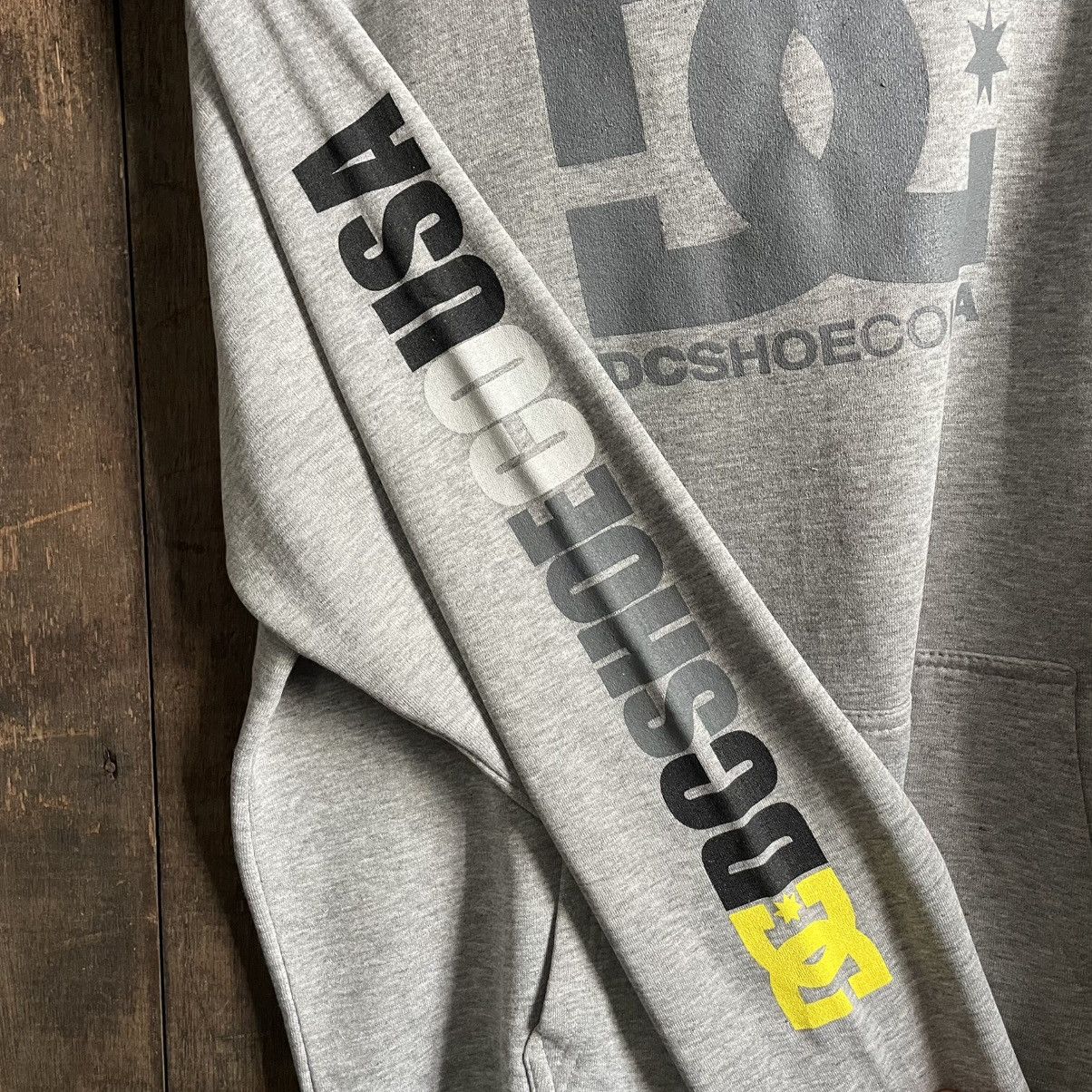 DC × Japanese Brand Vintage DCshoecousa Big Logo Hoodie Size US M / EU 48-50 / 2 - 4 Thumbnail