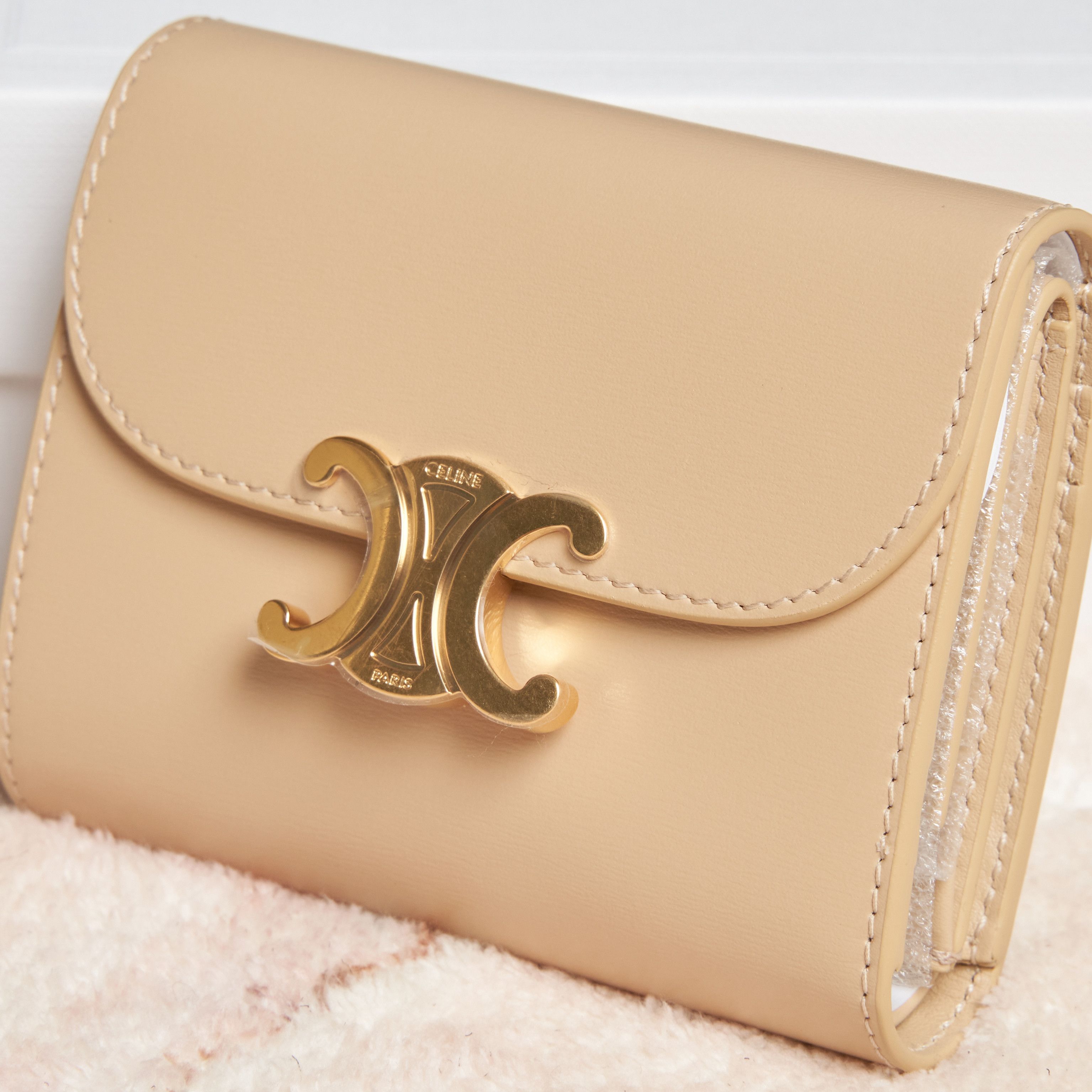 Celine CELINE Small Wallet Triomphe In Shiny Calfskin BEIGE Size ONE SIZE - 4 Thumbnail