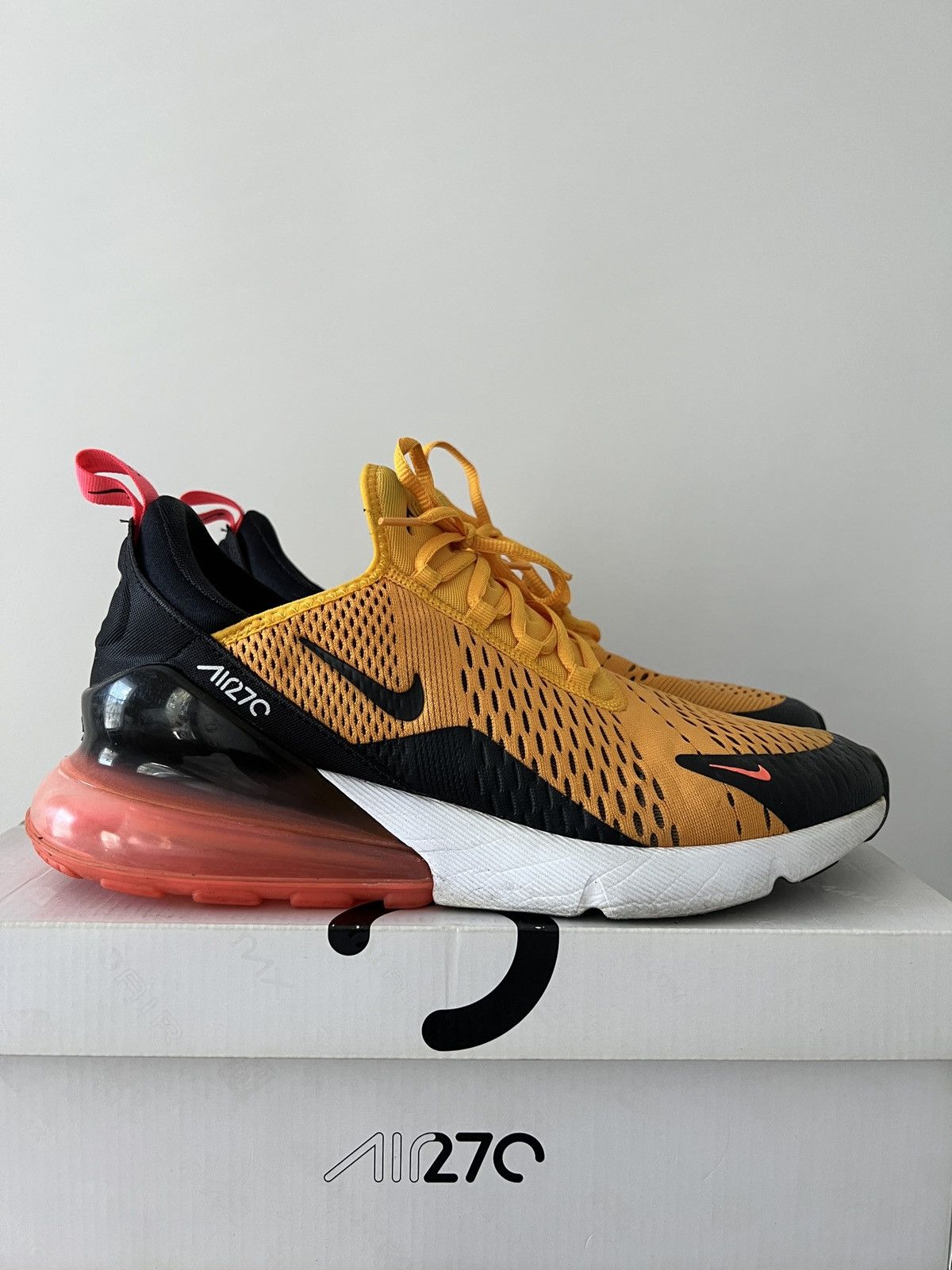 air max 270 university gold